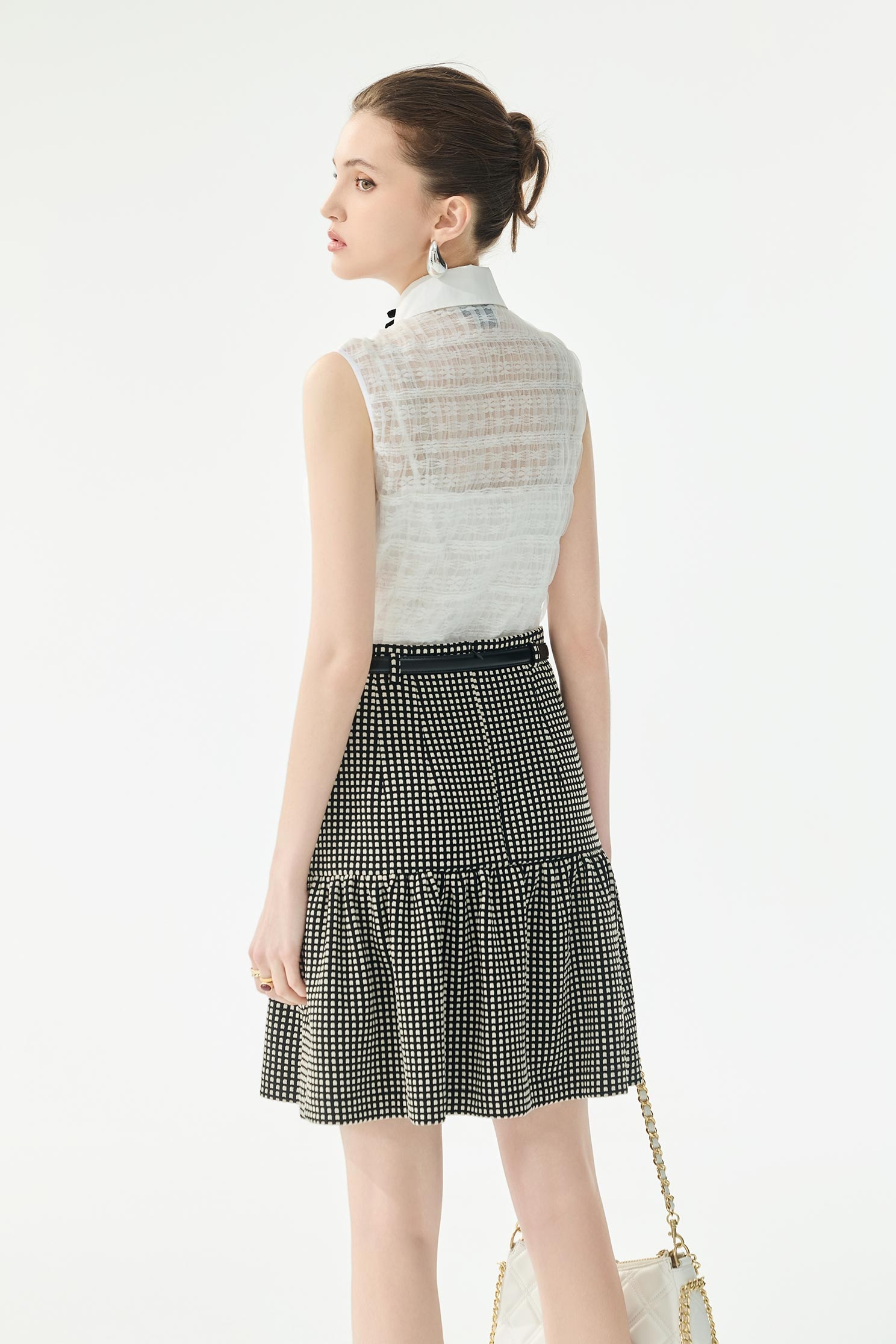 Button Front Floral Detail Mesh VestButton Front Floral Detail Mesh Vest,sleeveless tops,Season (SS) Look,White tops,sleeveless tops