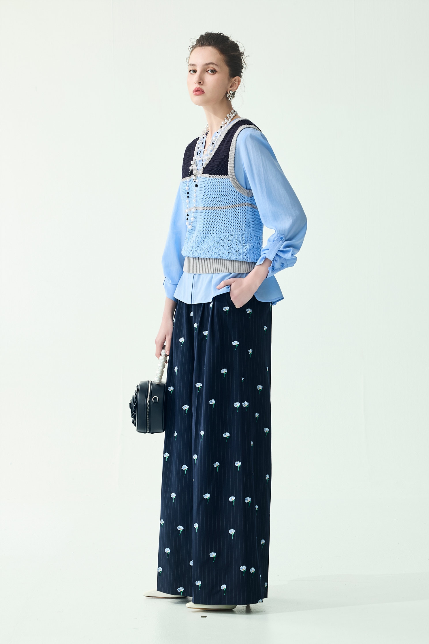 V-neck Colour Block Knit VestV-neck Colour Block Knit Vest,sleeveless tops,Season (SS) Look,sleeveless tops,Knitted,Knitted tops