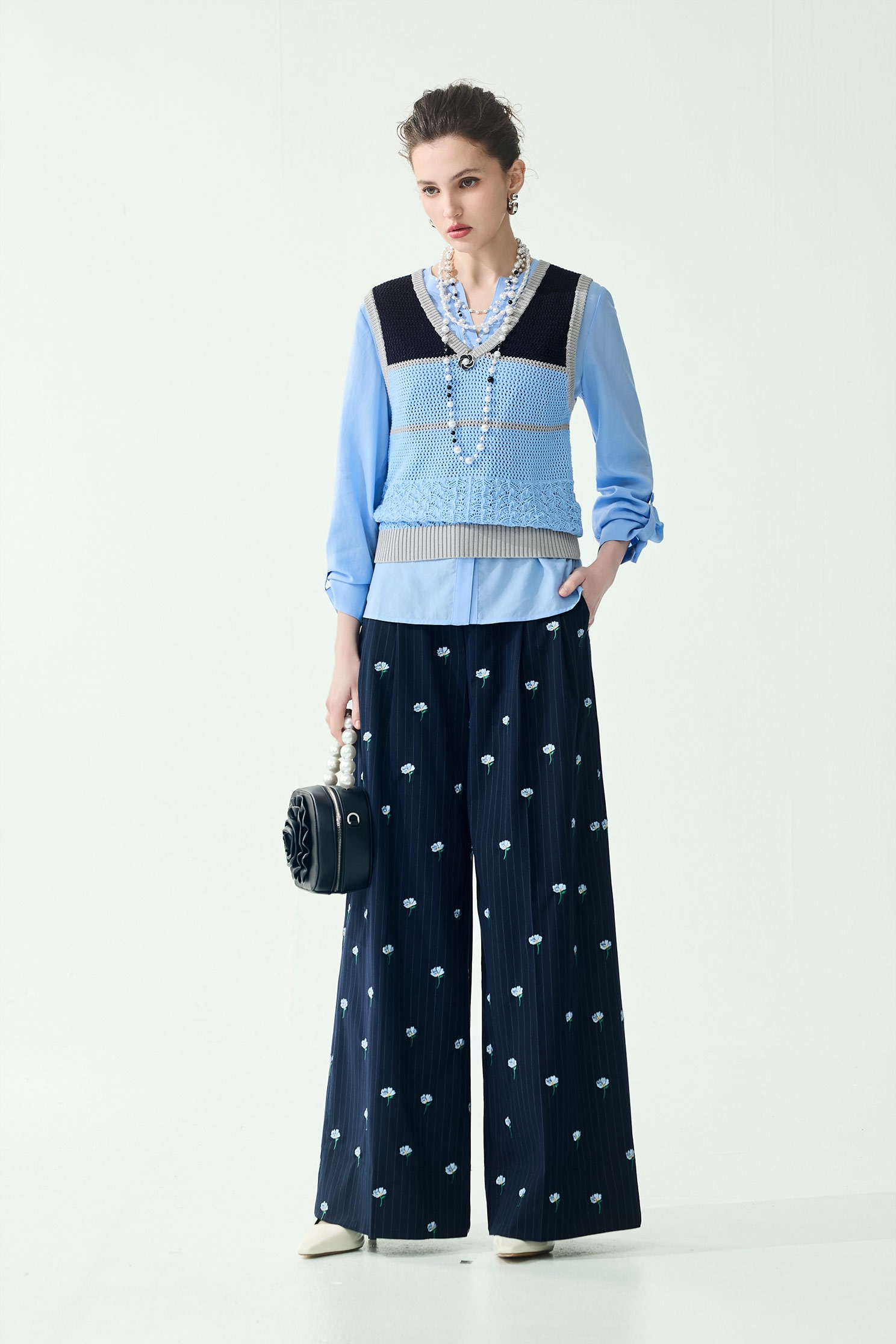 V-neck Colour Block Knit VestV-neck Colour Block Knit Vest,sleeveless tops,Season (SS) Look,sleeveless tops,Knitted,Knitted tops