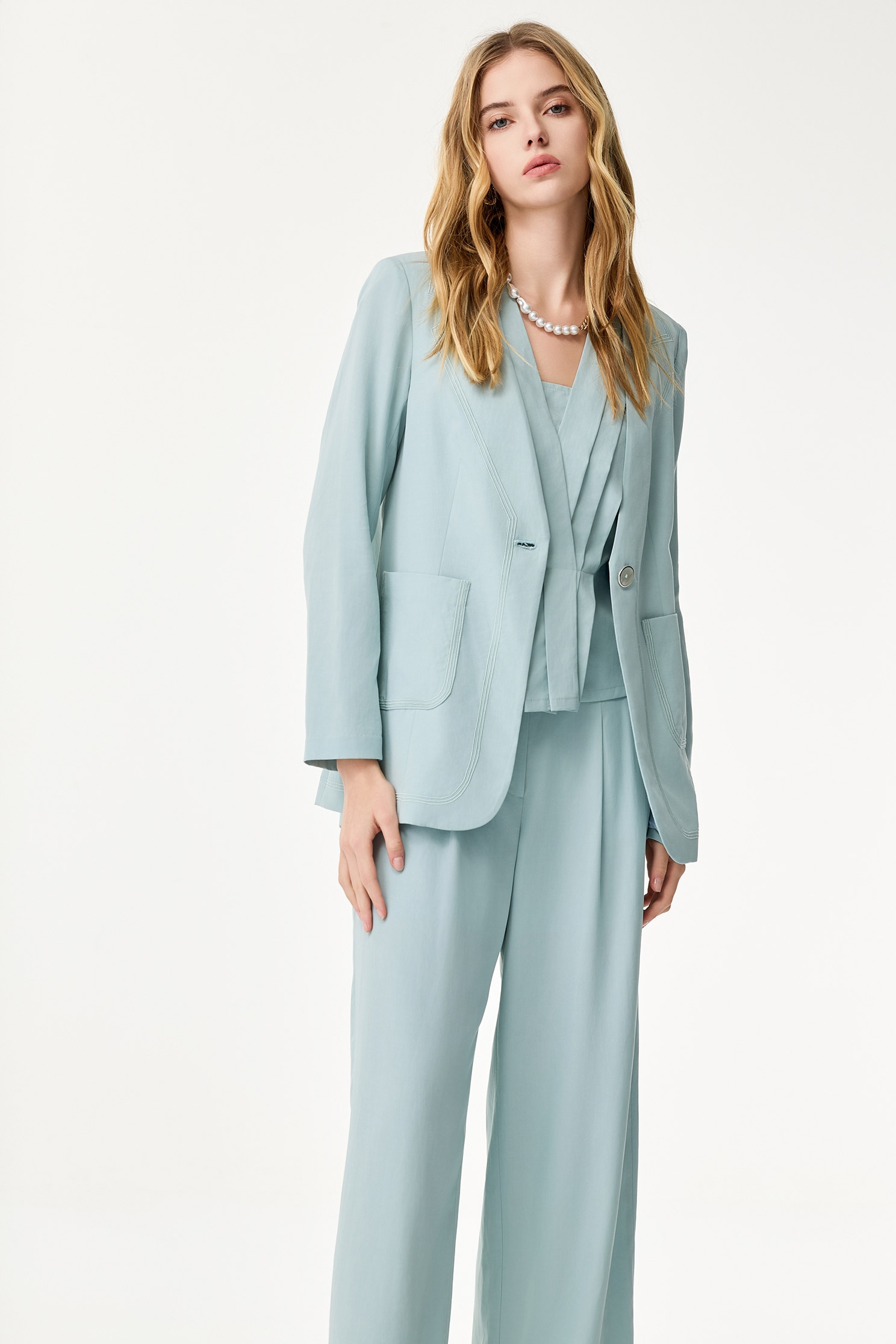 V-neck Pleated Detail VestV-neck Pleated Detail Vest,sleeveless tops,Office Looks,Season (SS) Look,co-ord sets,sleeveless tops,Urban Fashion