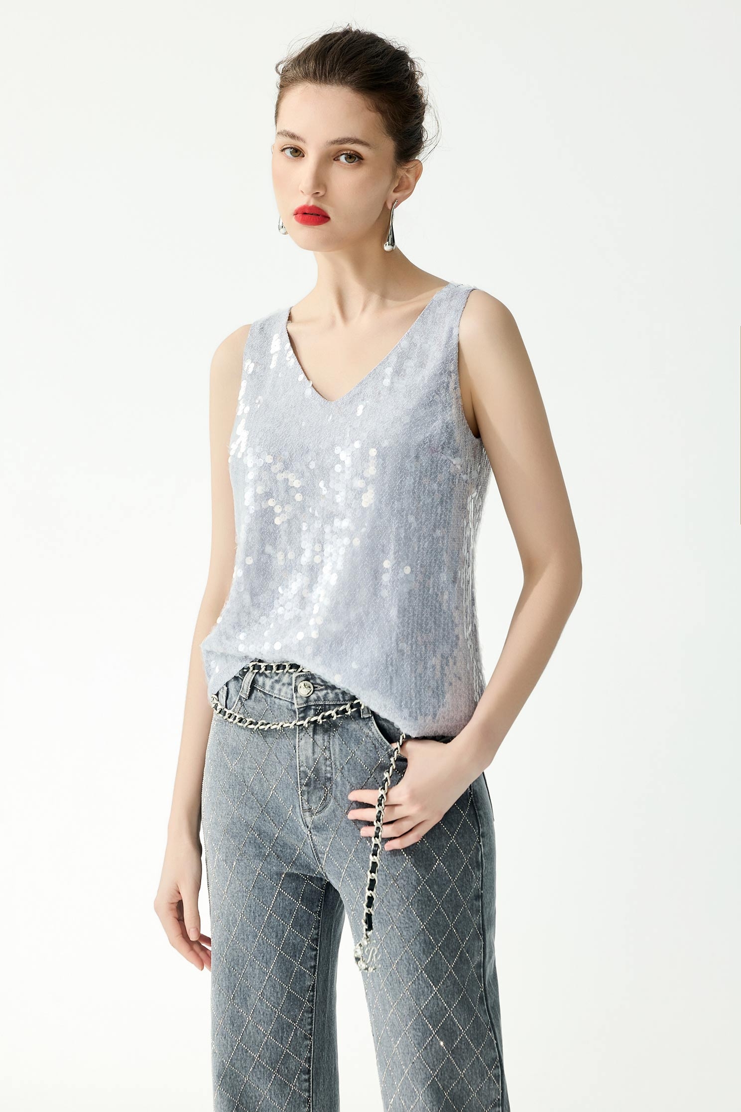 Sequin V-neck VestSequin V-neck Vest,sleeveless tops,Season (SS) Look,sleeveless tops
