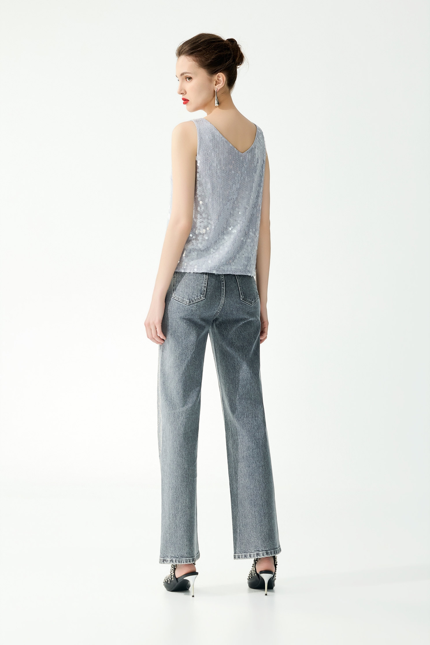Sequin V-neck VestSequin V-neck Vest,sleeveless tops,Season (SS) Look,sleeveless tops