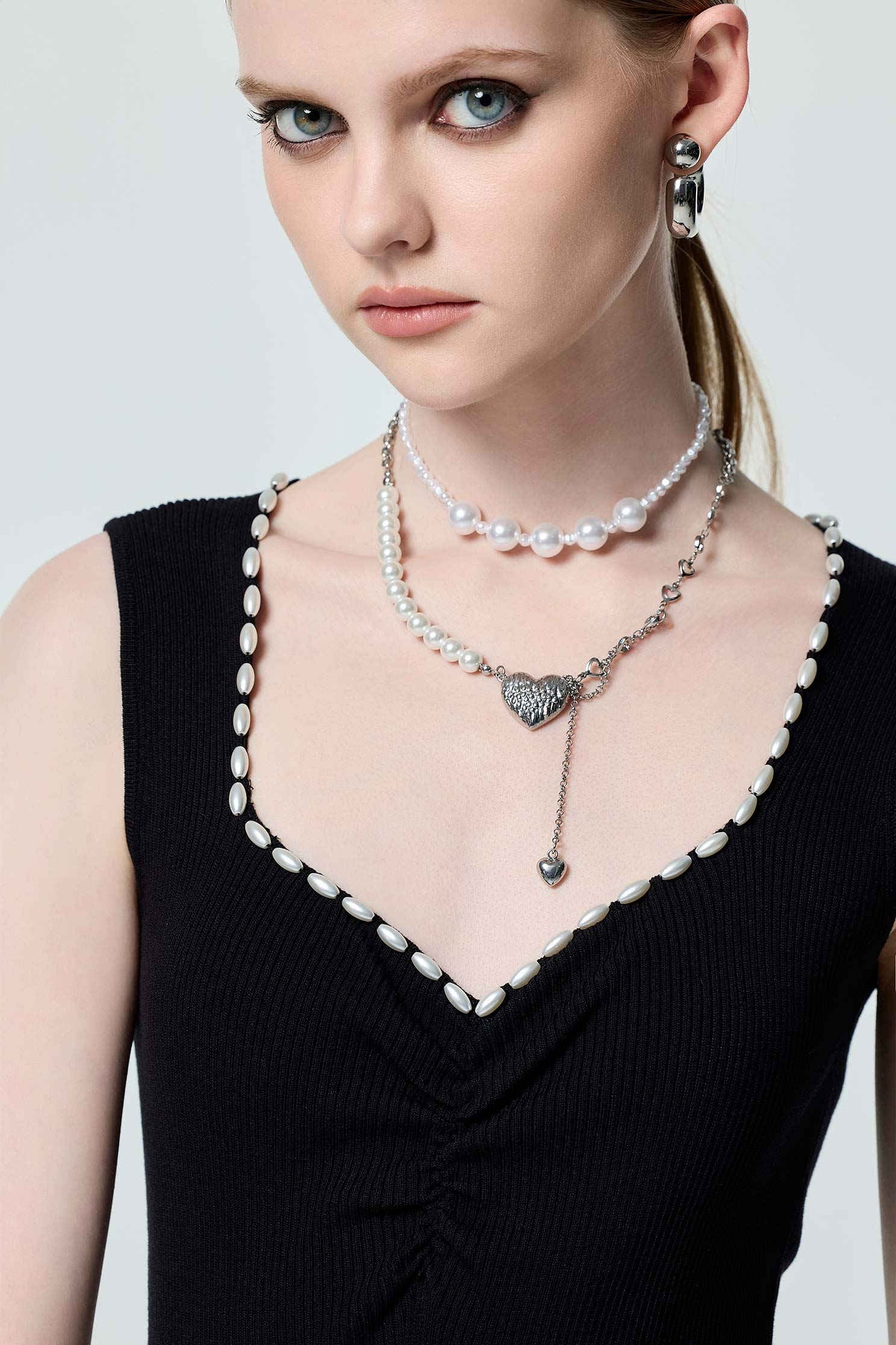 Heart Shape Pearl Detail Knit Vest,sleeveless tops,Season (SS) Look,Back To Classic,sleeveless tops,Knitted,Knitted tops,Back To B/W,Black tops