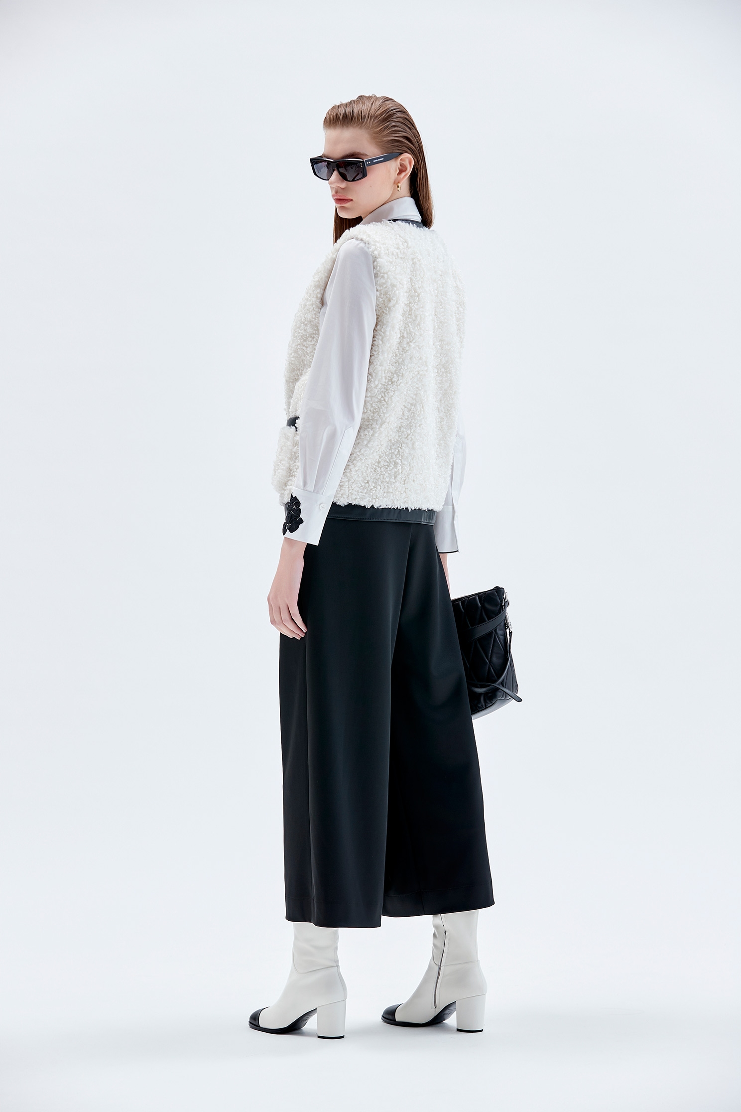 Faux Fur Vest With Contrast Trim DetailFaux Fur Vest With Contrast Trim Detail,sleeveless tops,pearl,Leather,Season (AW) Look