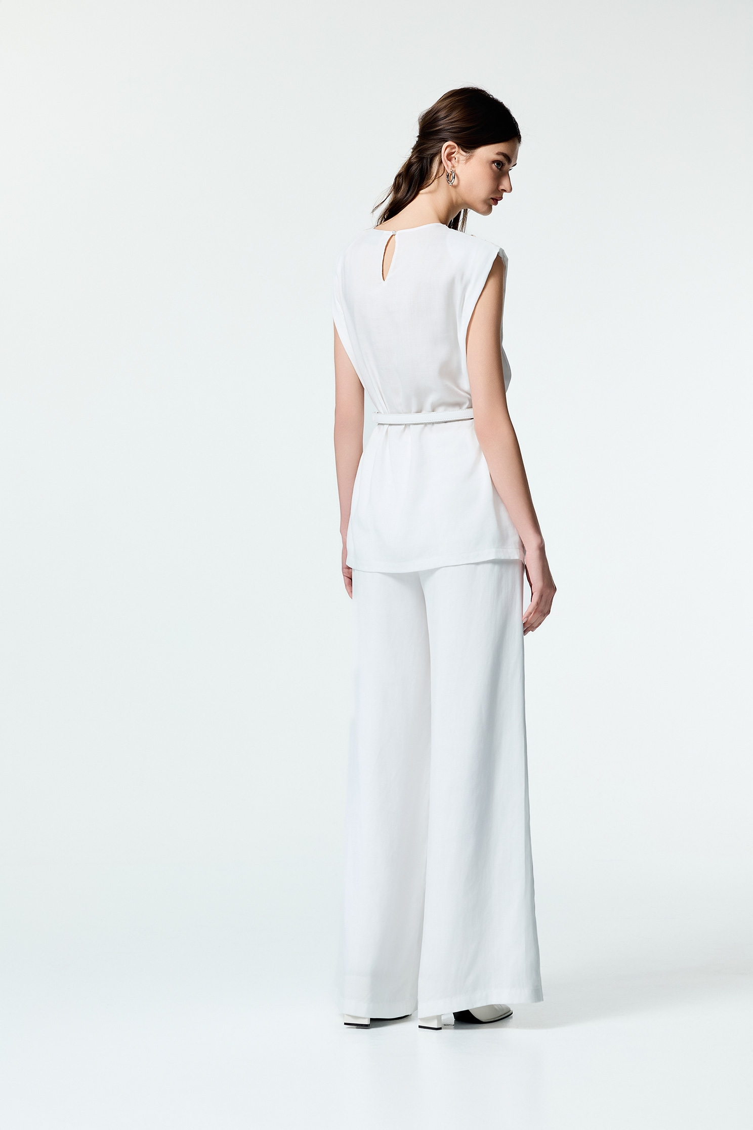 Front Overlap Long VestFront Overlap Long Vest,sleeveless tops,Season (SS) Look,pearl,White tops,Back To Classic,sleeveless tops,Back To B/W