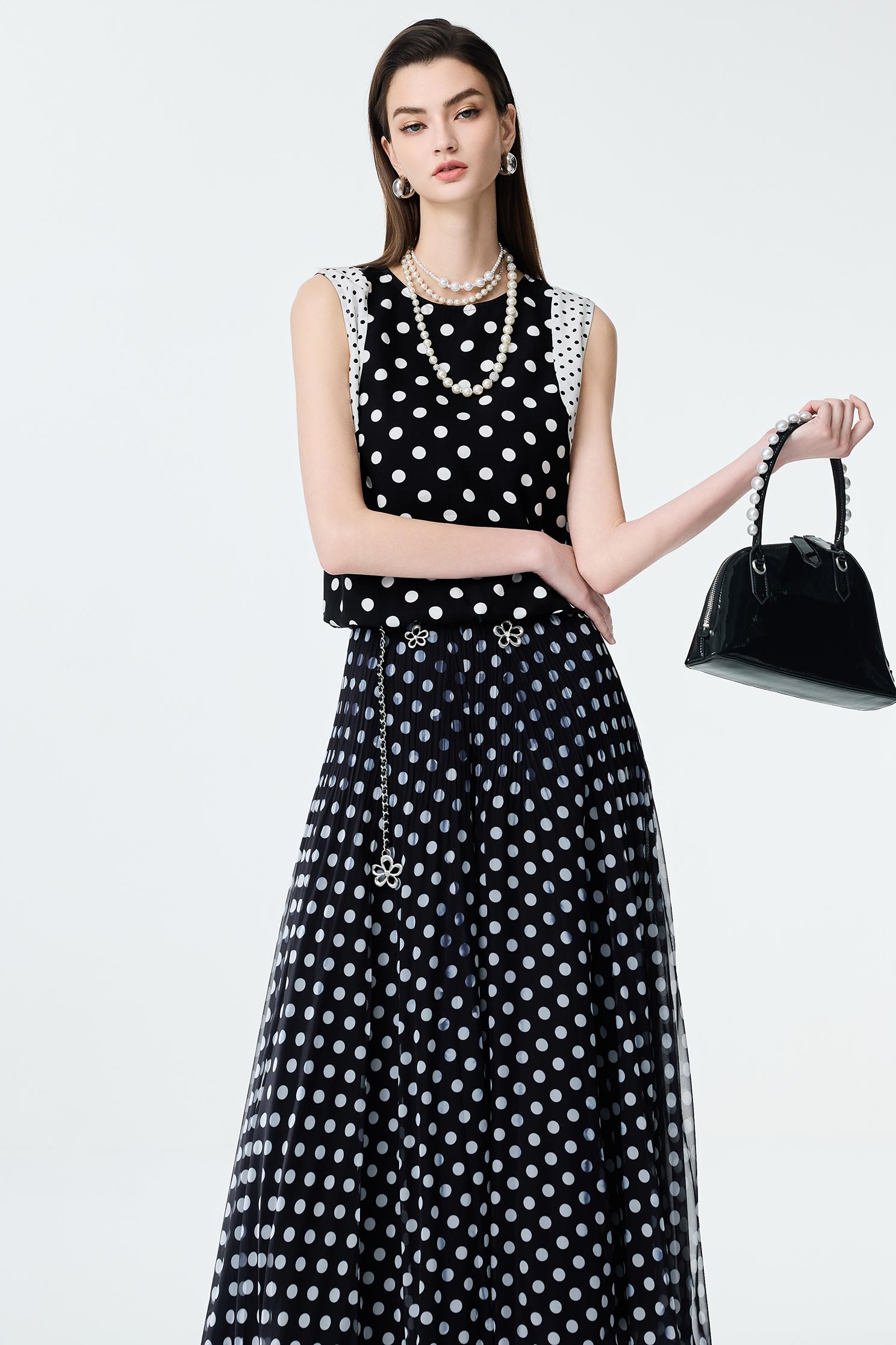 Contrast Polka Dot VestContrast Polka Dot Vest,sleeveless tops,Office Looks,Season (SS) Look,dotcollection,sleeveless tops,upperclass