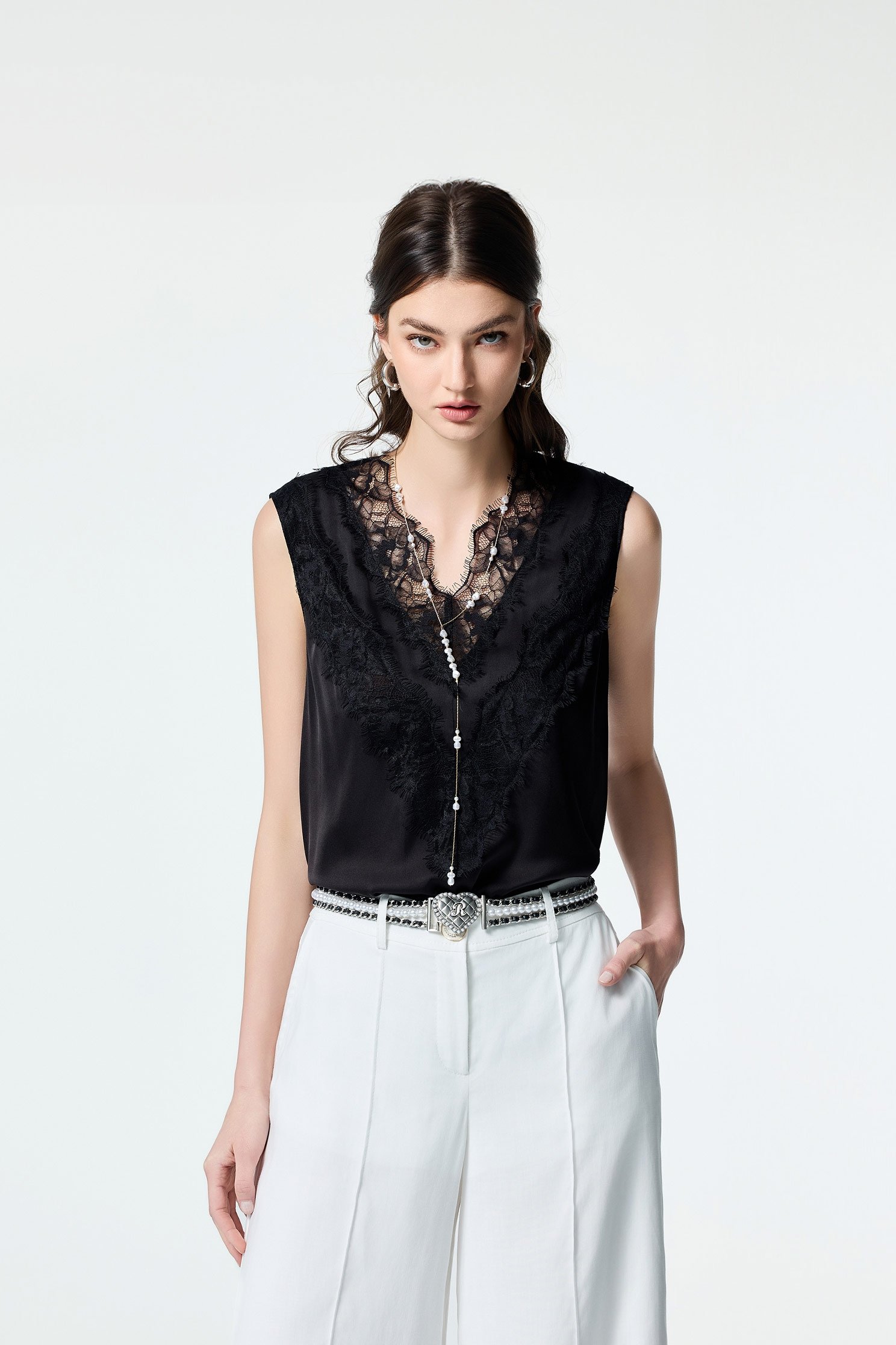 Lace Detail V-neck VestLace Detail V-neck Vest,sleeveless tops,Season (SS) Look,Back To Classic,sleeveless tops,Lace,Back To B/W,Black tops