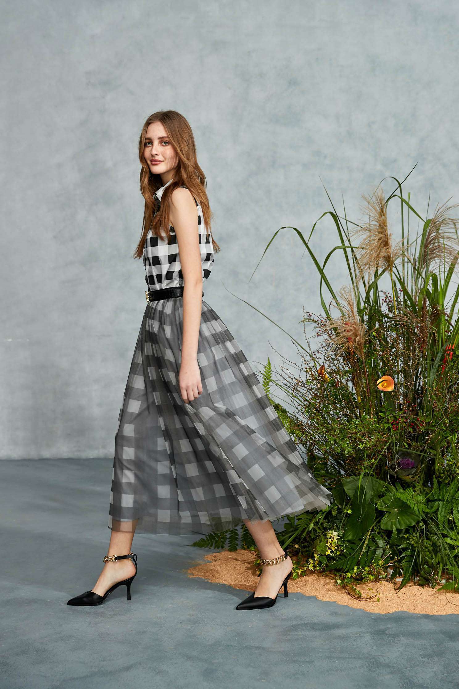 Black White Plaid Button Front VestClassic check print sleeveless shirt,sleeveless tops,Season (SS) Look,Plaid,iROO LIVE,comfotism,Blouses