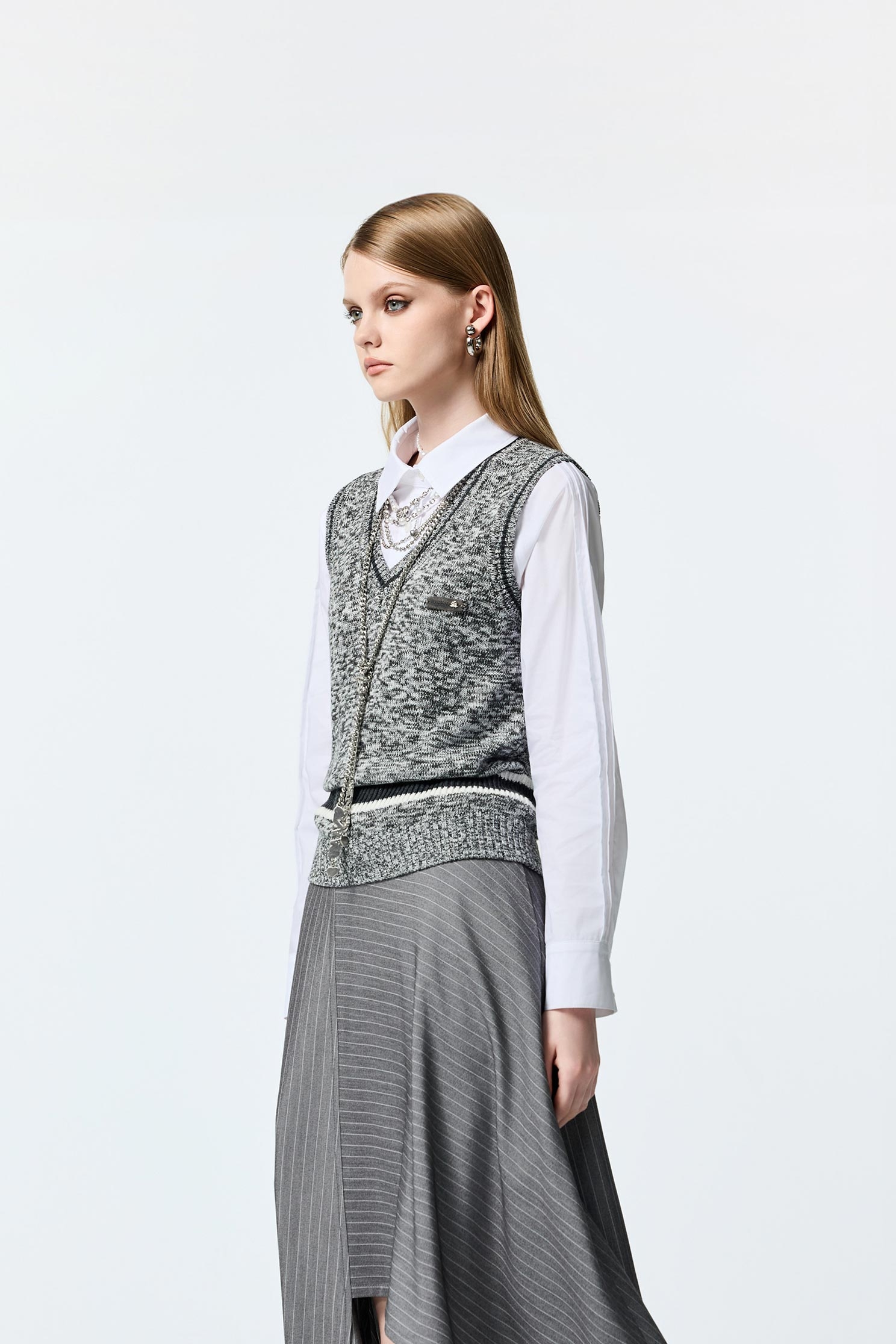 Grey V-neckline Knit VestGrey V-neckline Knit Vest,sleeveless tops,Season (AW) Look,sleeveless tops,Knitted,Knitted tops