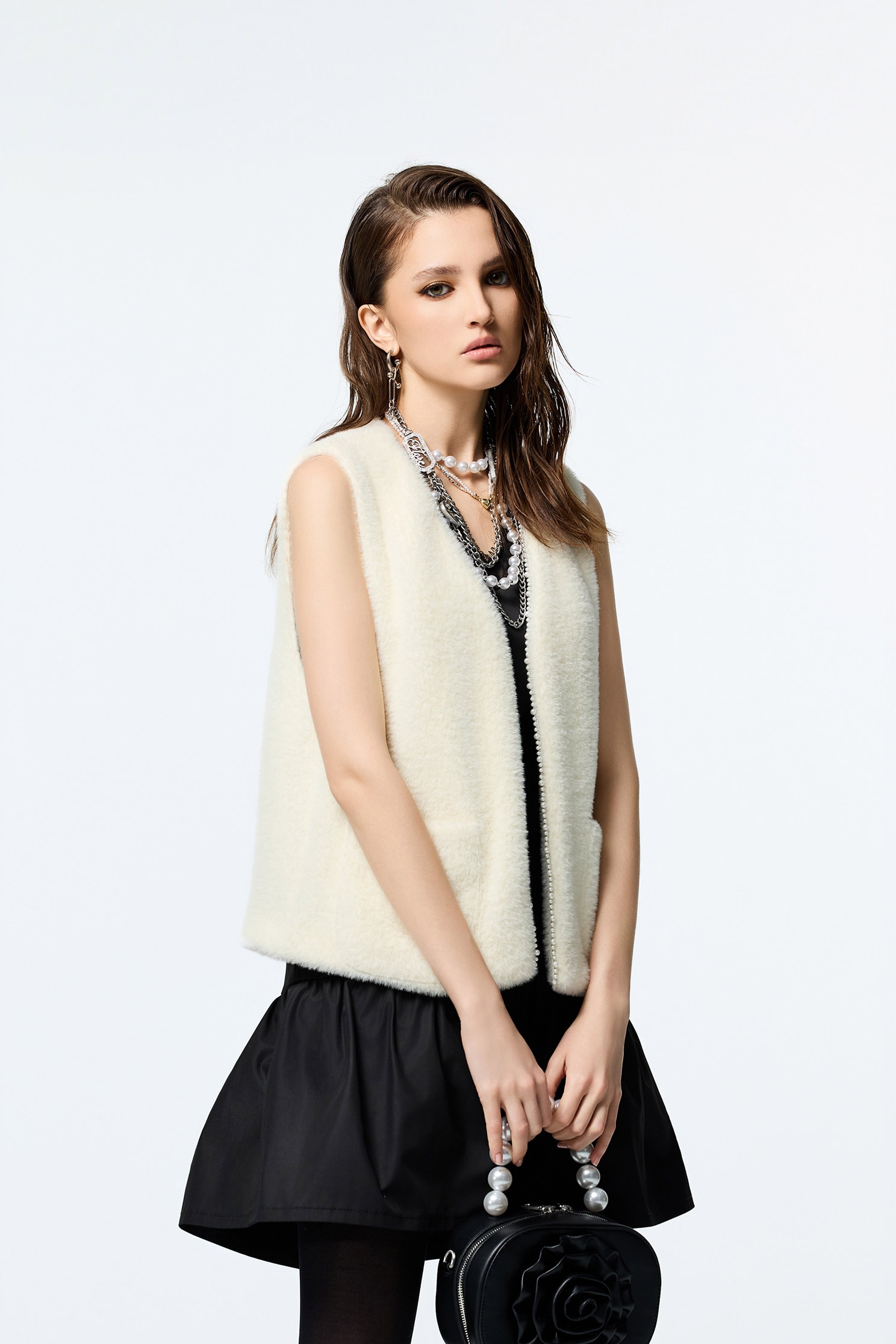 V-neck Fleece VestV-neck Fleece Vest,sleeveless tops,pearl,White tops,Season (AW) Look,sleeveless tops,Knitted,Knitted tops