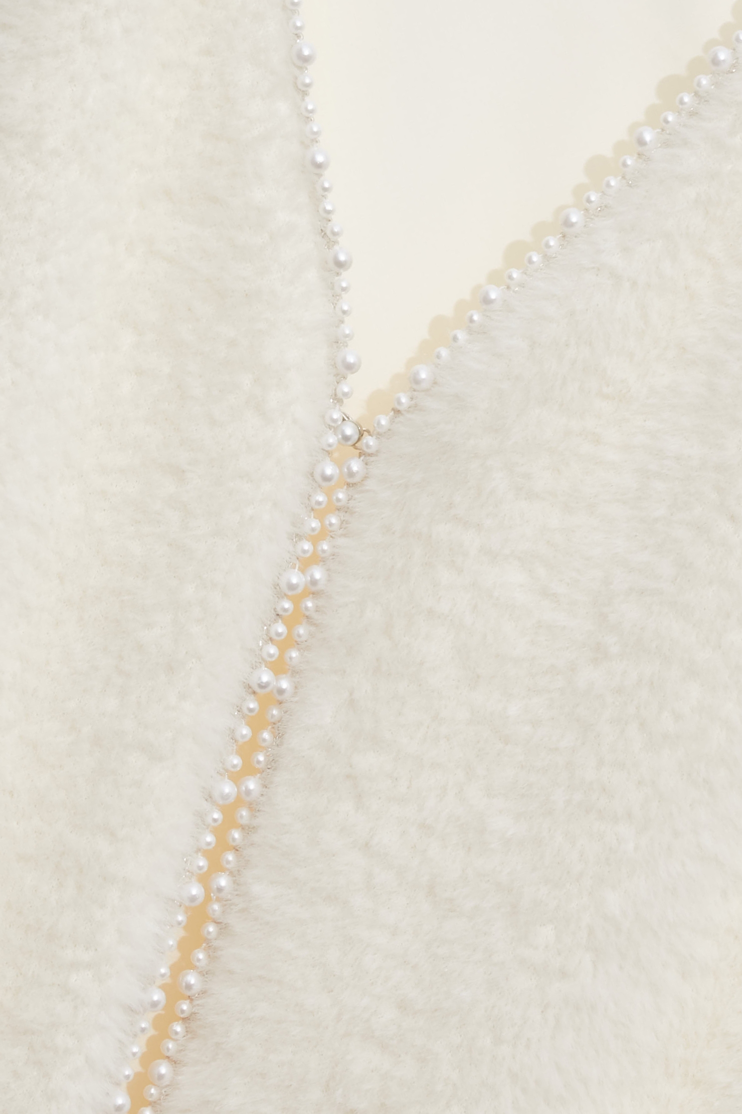 V-neck Fleece VestV-neck Fleece Vest,sleeveless tops,pearl,White tops,Season (AW) Look,sleeveless tops,Knitted,Knitted tops