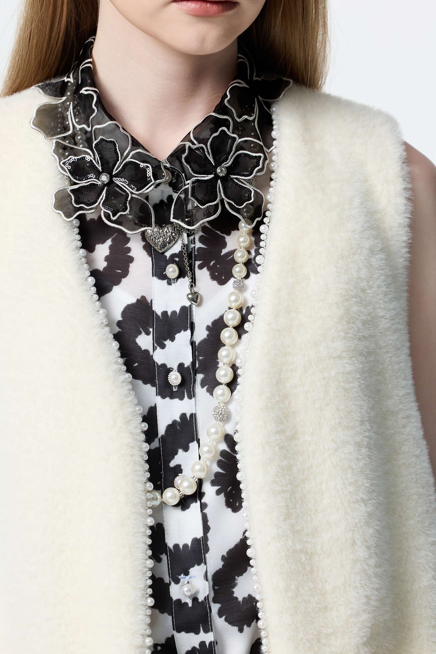 V-neck Fleece VestV-neck Fleece Vest,sleeveless tops,pearl,White tops,Season (AW) Look,sleeveless tops,Knitted,Knitted tops