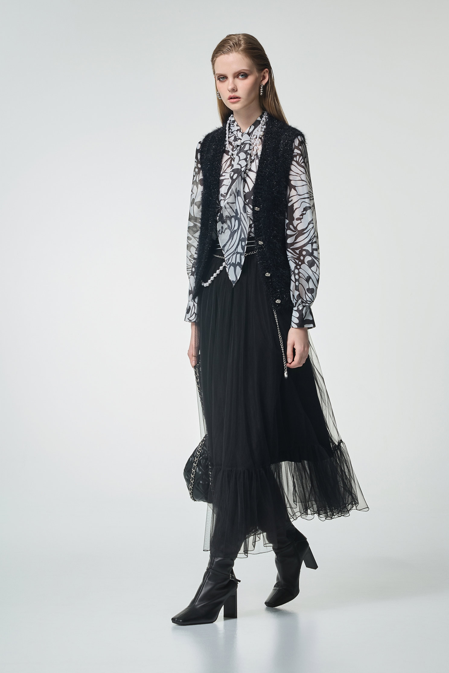 V-neck Black Knit VestV-neck Black Knit Vest,sleeveless tops,Office Looks,Season (AW) Look,Valentine,sleeveless tops,Knitted,Knitted tops