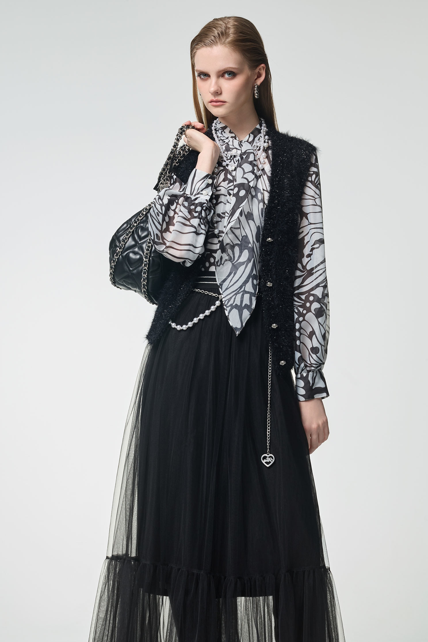 V-neck Black Knit VestV-neck Black Knit Vest,sleeveless tops,Office Looks,Season (AW) Look,Valentine,sleeveless tops,Knitted,Knitted tops