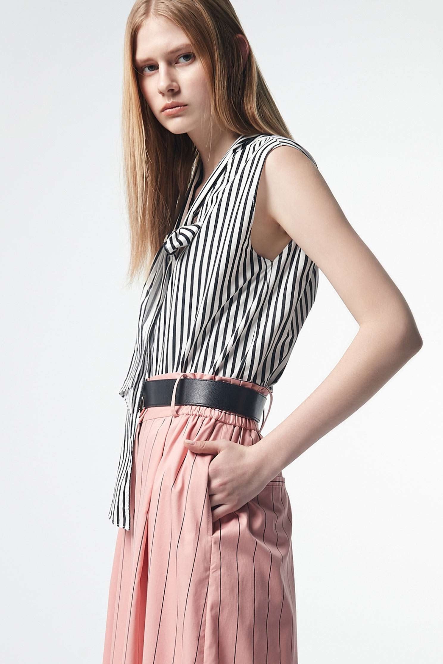 Stripe Collar Bow VestStriped vest,sleeveless tops,Season (SS) Look,Stripe,Season (AW) Look,i Select,Travel with BFF
