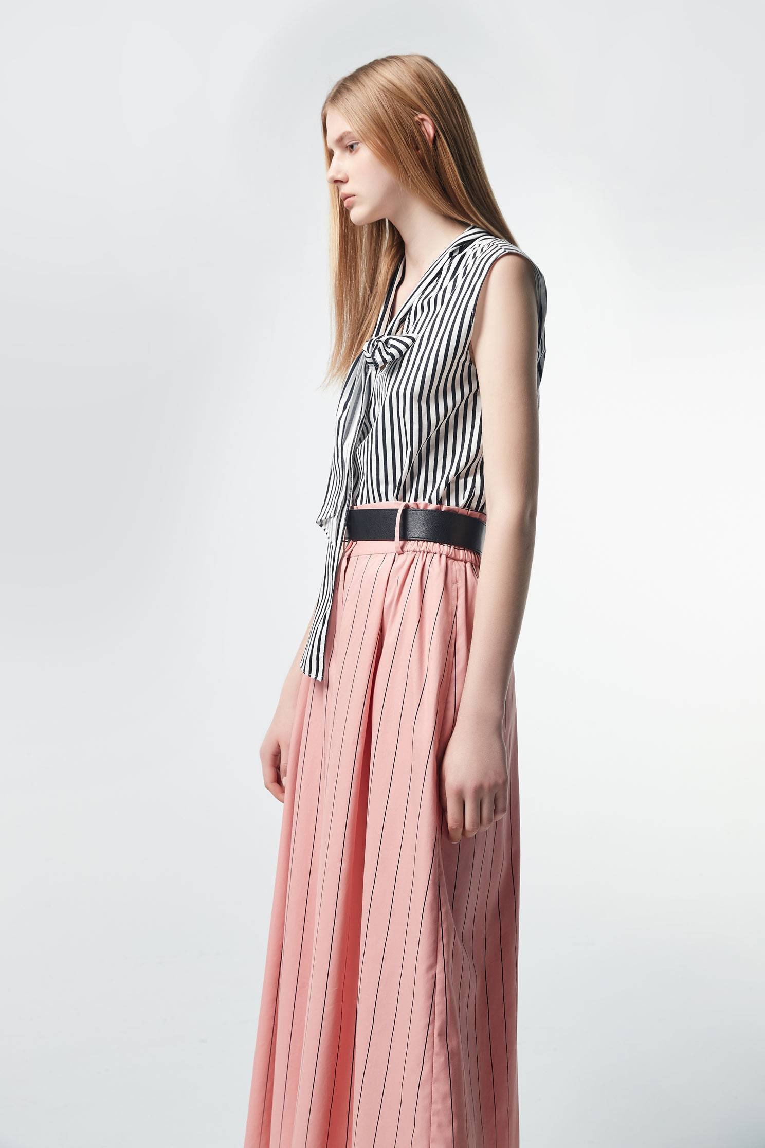 Stripe Collar Bow VestStriped vest,sleeveless tops,Season (SS) Look,Stripe,Season (AW) Look,i Select,Travel with BFF