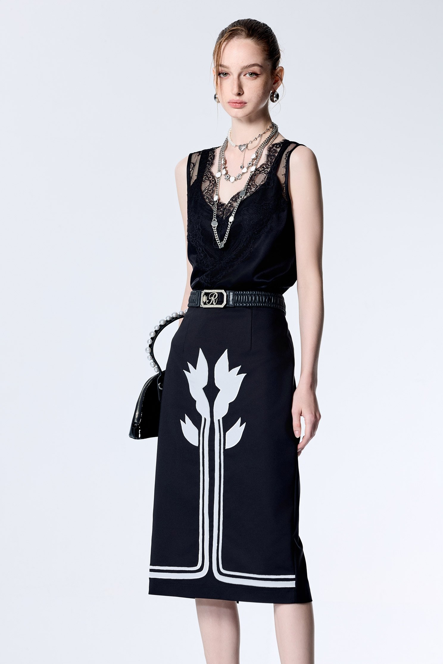 V-neck Lace Detail VestV-neck Lace Detail Vest,sleeveless tops,Season (SS) Look,sleeveless tops,Lace,Lace tops