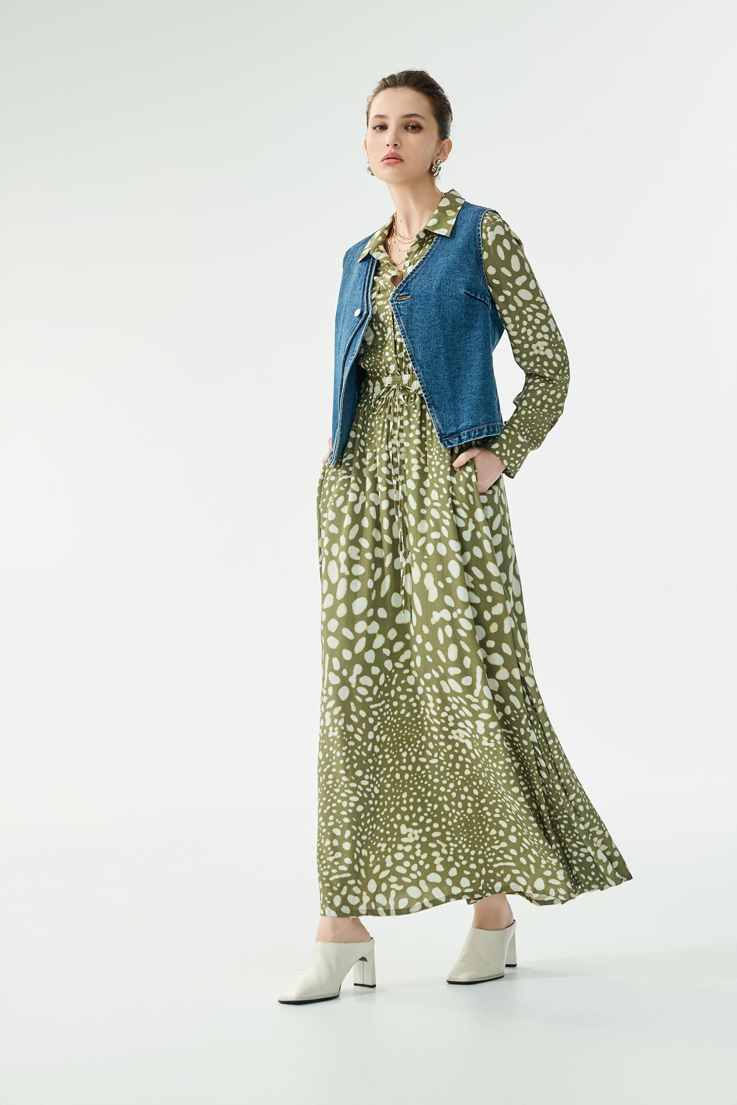 V-neck Denim VestV-neck Denim Vest,Jackets,sleeveless tops,Outerwear,Season (SS) Look,Denim,Denim Jackets,sleeveless tops