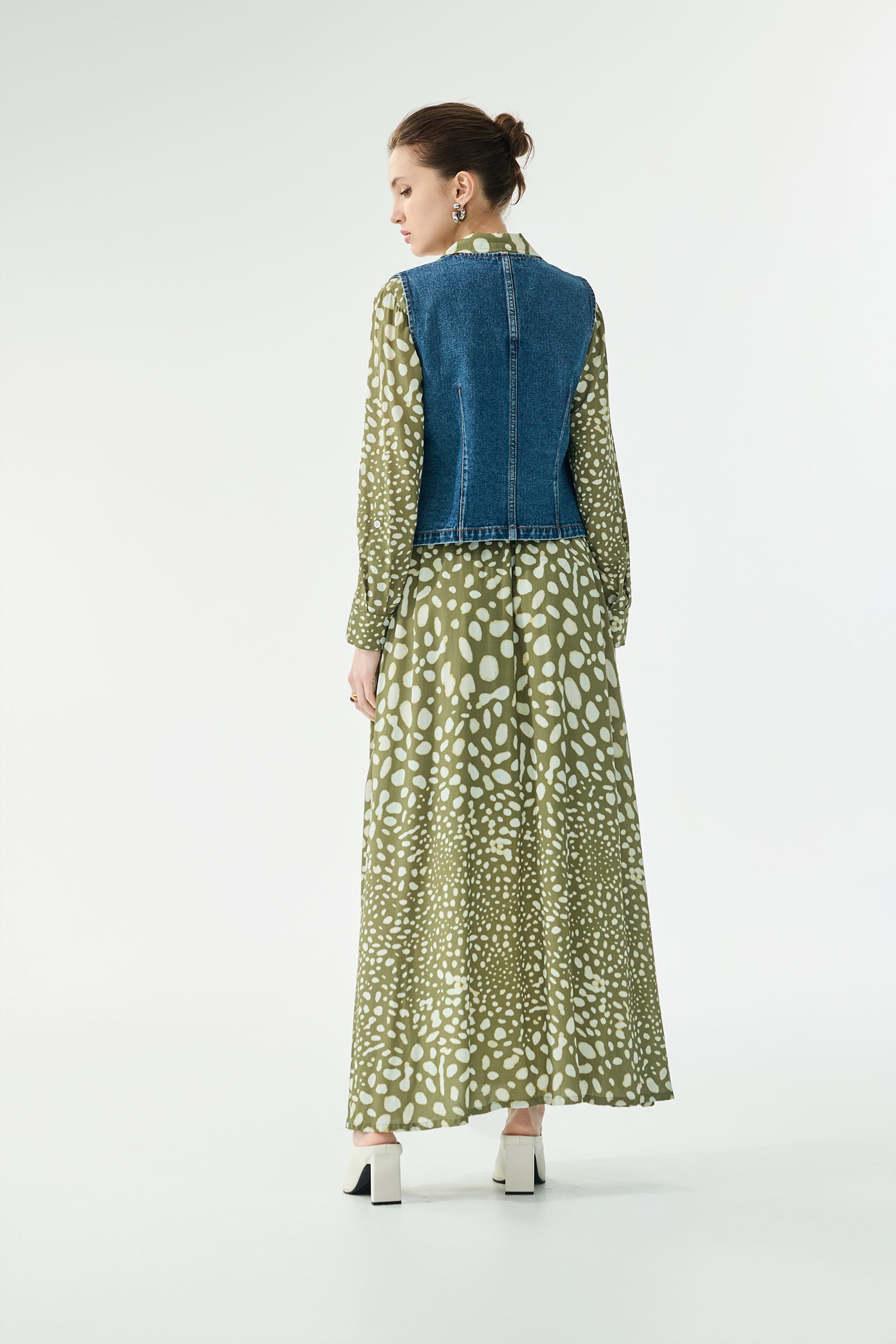 V-neck Denim VestV-neck Denim Vest,Jackets,sleeveless tops,Outerwear,Season (SS) Look,Denim,Denim Jackets,sleeveless tops