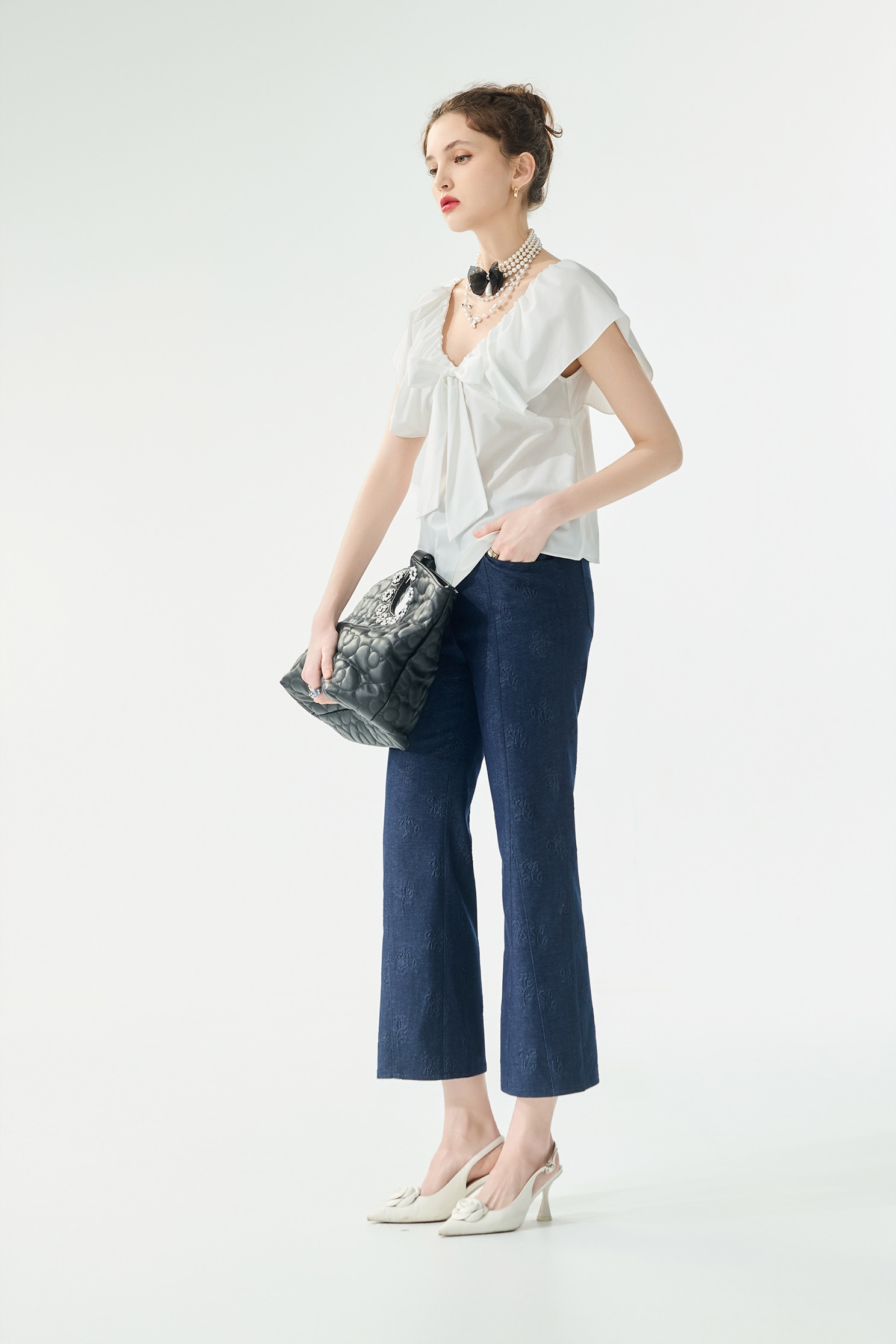 Front Bow V-neck TopFront Bow V-neck Top,sleeveless tops,Tops,Season (SS) Look,White tops,sleeveless tops,bows