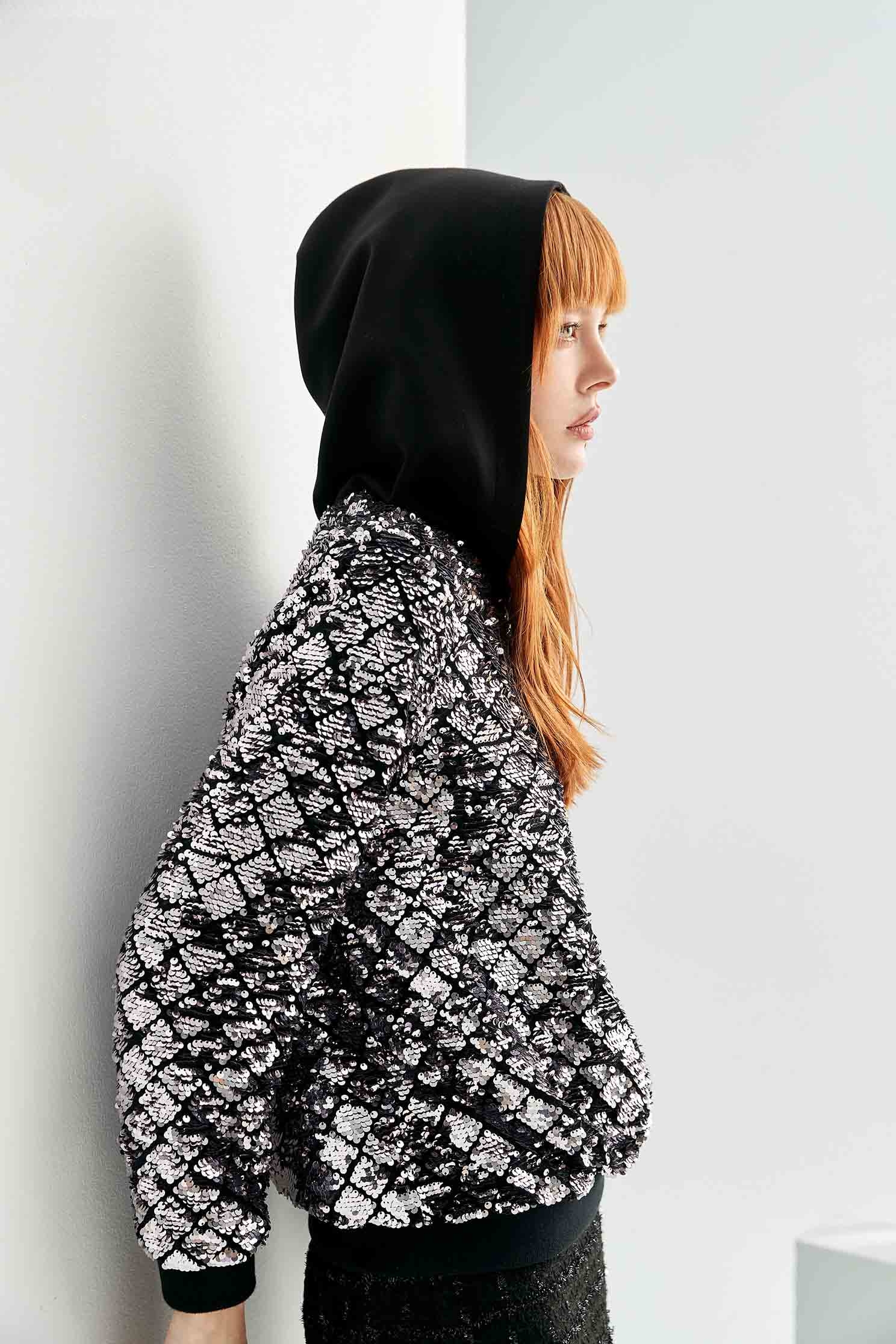 V-Neck Sequin TopChecked sequin top,Tops,Party Looks,Season (AW) Look