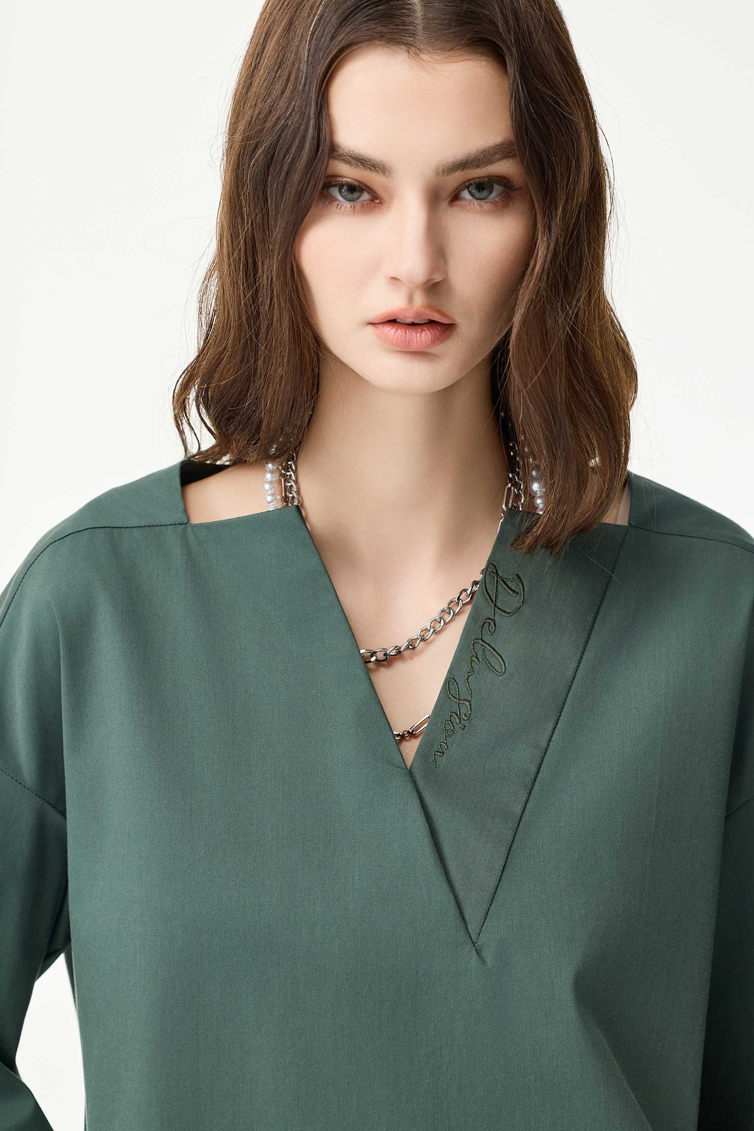 V-neck Solid Green BlouseV-neck Solid Green Blouse,Office Looks,Season (SS) Look,Embroidered,Blouses,Urban Fashion