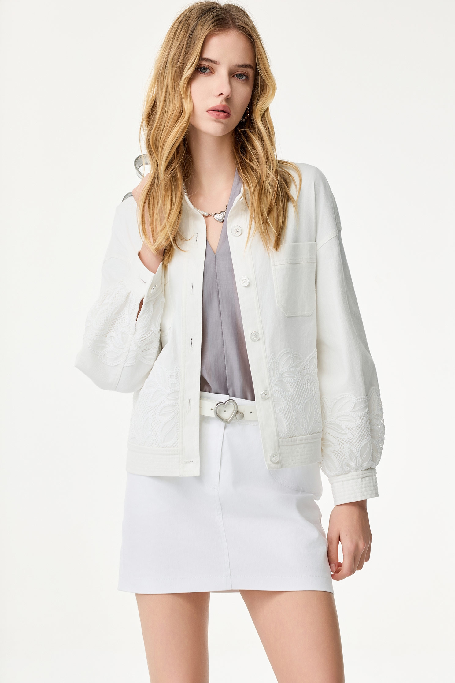 Folded Sleeve Detail V-neck TopFolded Sleeve Detail V-neck Top,V-Neck T shirts,Office Looks,Tops,Season (SS) Look,Urban Fashion