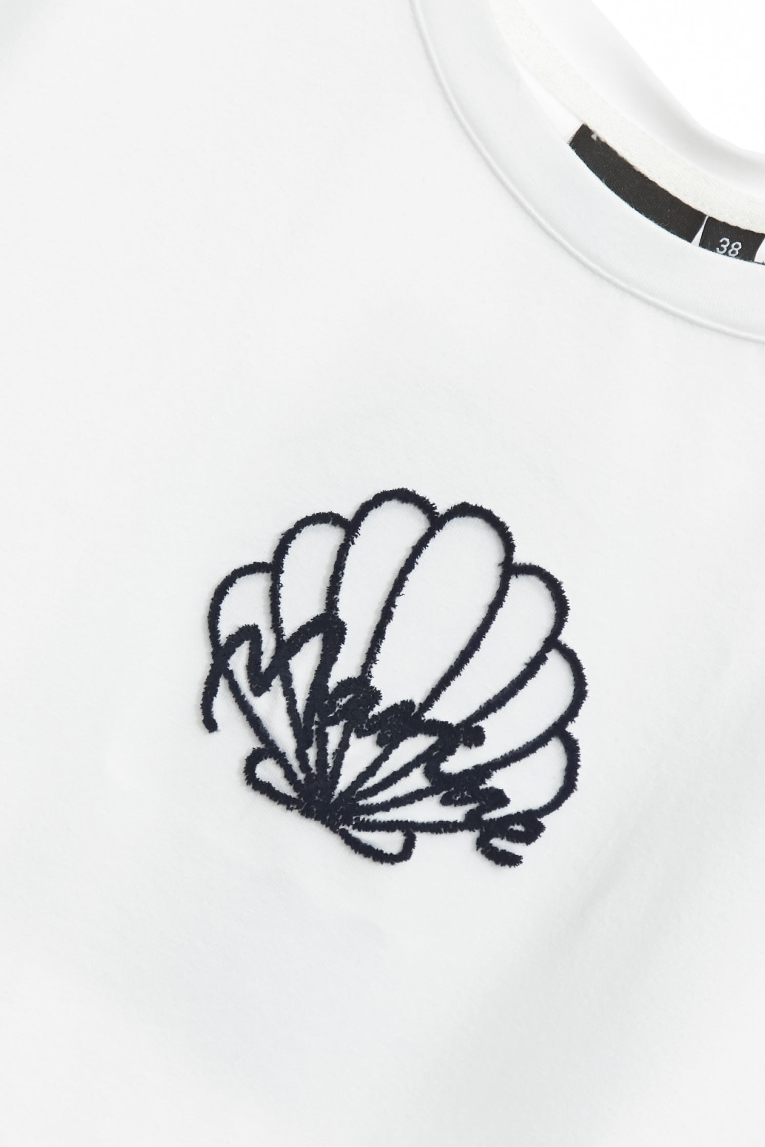 Shell Graphic Embroidery White TeeShell Graphic Embroidery White Tee,T-shirts,T-shirts,Tops,Season (SS) Look,Valentine,Cotton