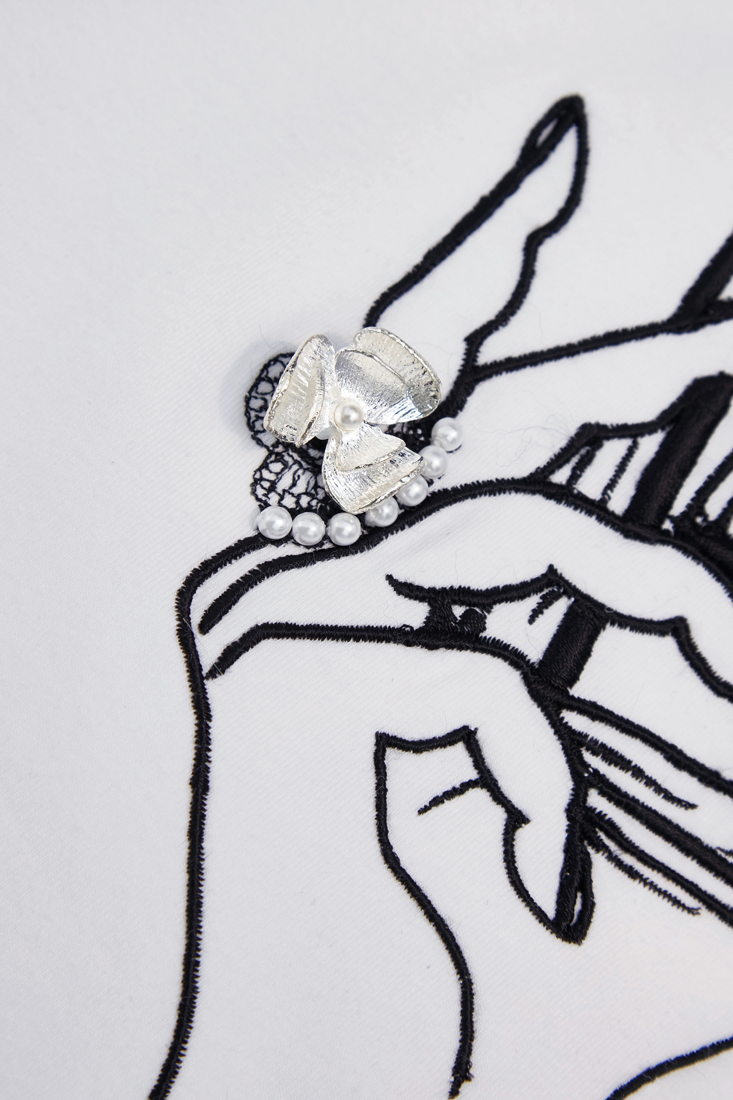 Front Embroidery Graphic TeeFront Embroidery Graphic Tee,Tops,Season (SS) Look,pearl,White tops,Cotton,Embroidered,black tops