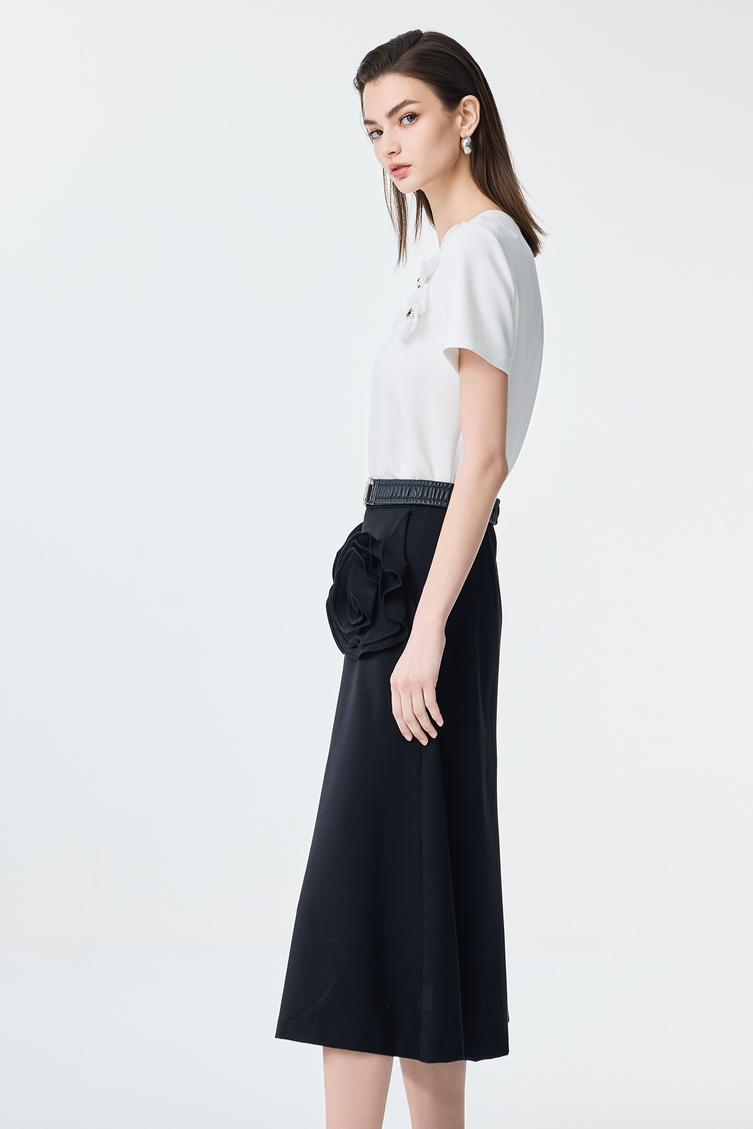 3-D Floral Detail Short Sleeve Tee,Tops,Season (SS) Look,Back To Classic,blossoms,Back To B/W