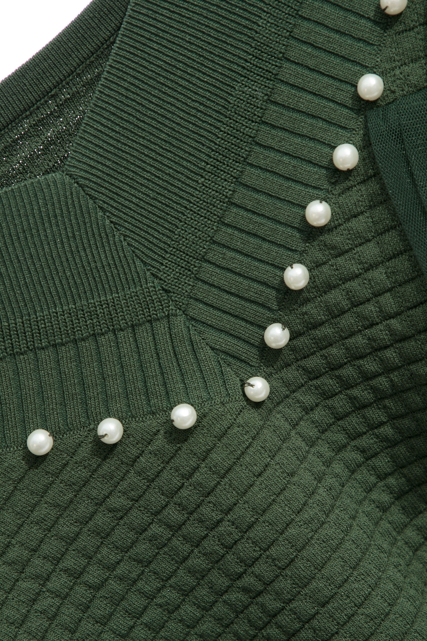 V-neck Knit Top With Pearl AppliqueV-neck Knit Top With Pearl Applique,Tops,Plaid,pearl,Season (AW) Look,Mesh fabric,Knitted,Knitted tops