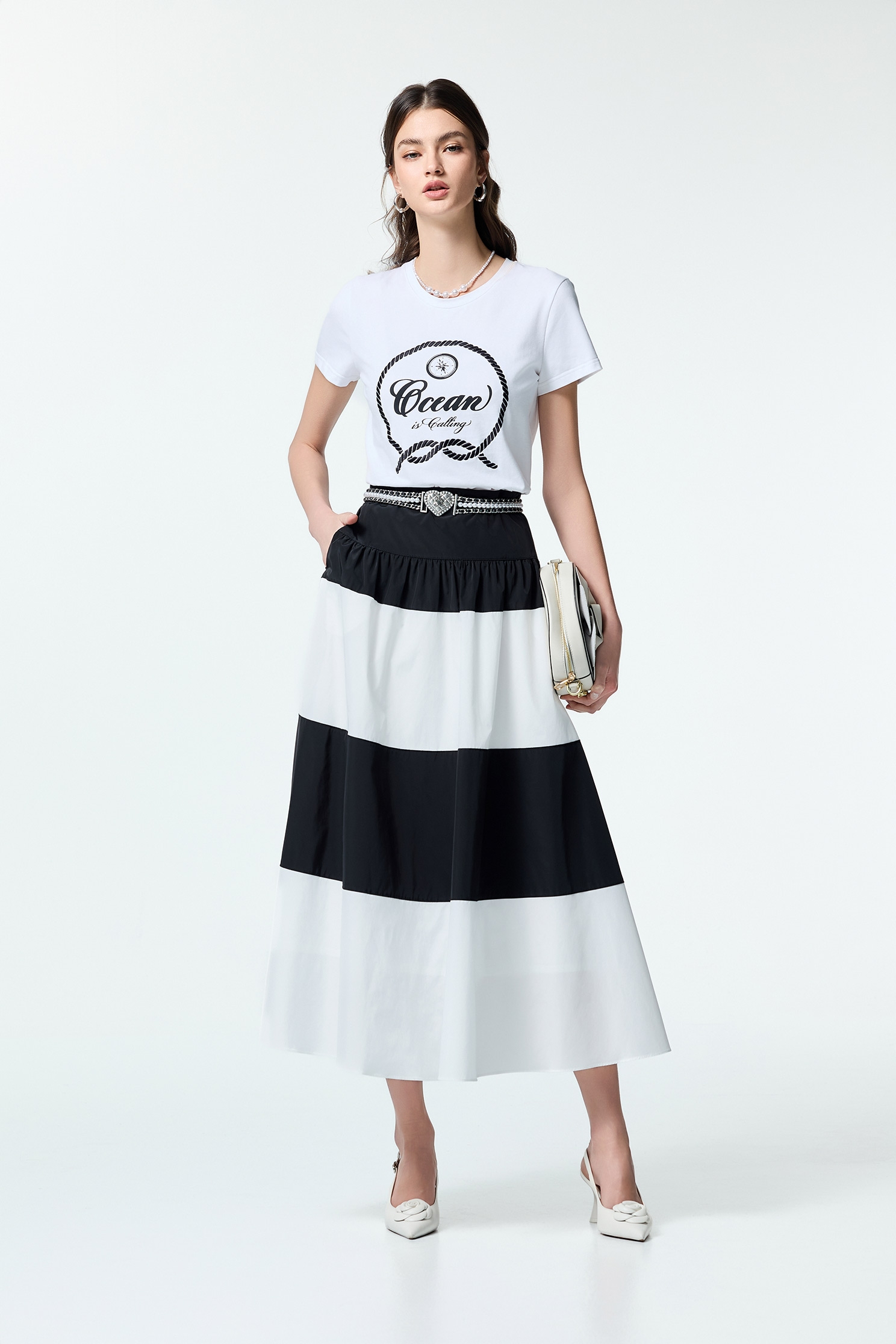 Slogan Short Sleeve TeeSlogan Short Sleeve Tee,Tops,Season (SS) Look,White tops,Cotton,Embroidered,Back To Classic,Back To B/W