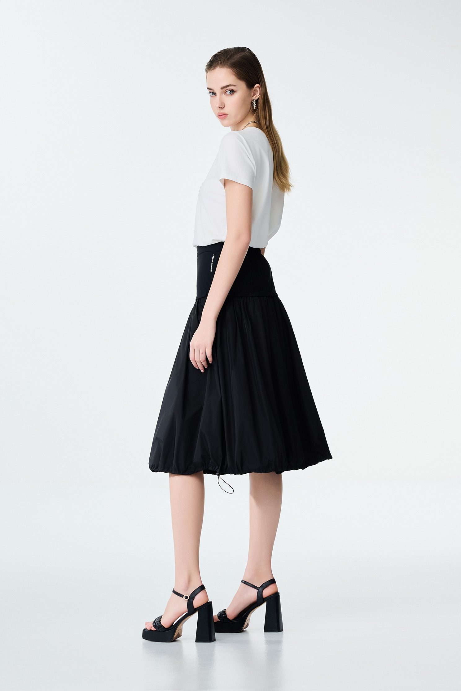 Heart Logo Short Sleeve TeeHeart Logo Short Sleeve Tee,T-shirts,Season (SS) Look,Valentine,Cotton,Lace,upperclass