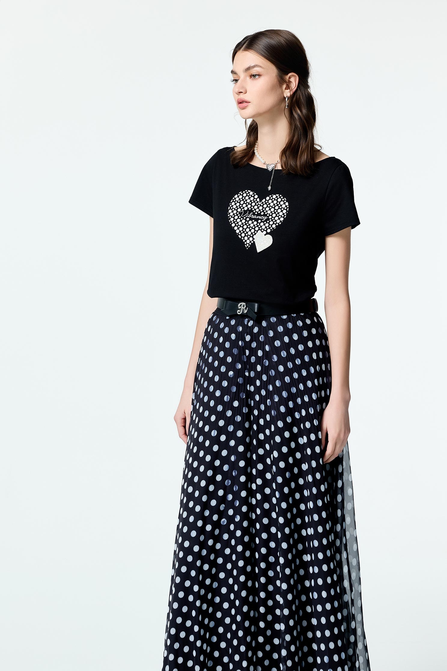 Heart Graphic Asymmetric Hem TeeHeart Graphic Asymmetric Hem Tee,T-shirts,Tops,Season (SS) Look,dotcollection,Cotton,Embroidered,black tops