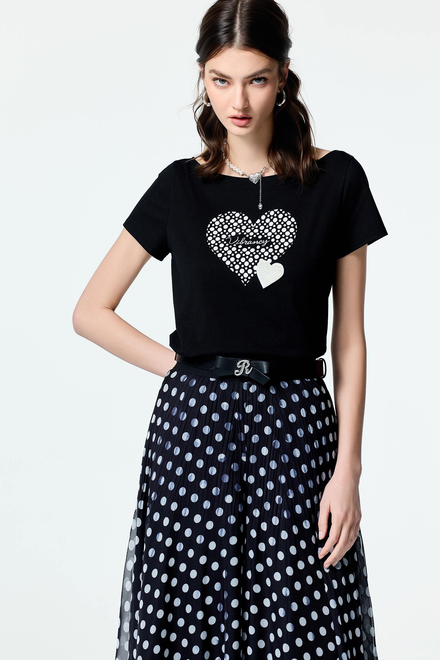 Heart Graphic Asymmetric Hem TeeHeart Graphic Asymmetric Hem Tee,T-shirts,Tops,Season (SS) Look,dotcollection,Cotton,Embroidered,black tops