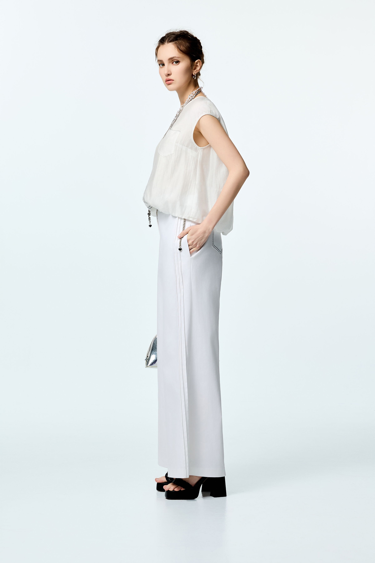 Contrast Stitching Detail TopContrast Stitching Detail Top,sleeveless tops,Tops,Embroidered,Season (SS) Look,White tops,sleeveless tops,Urban Fashion