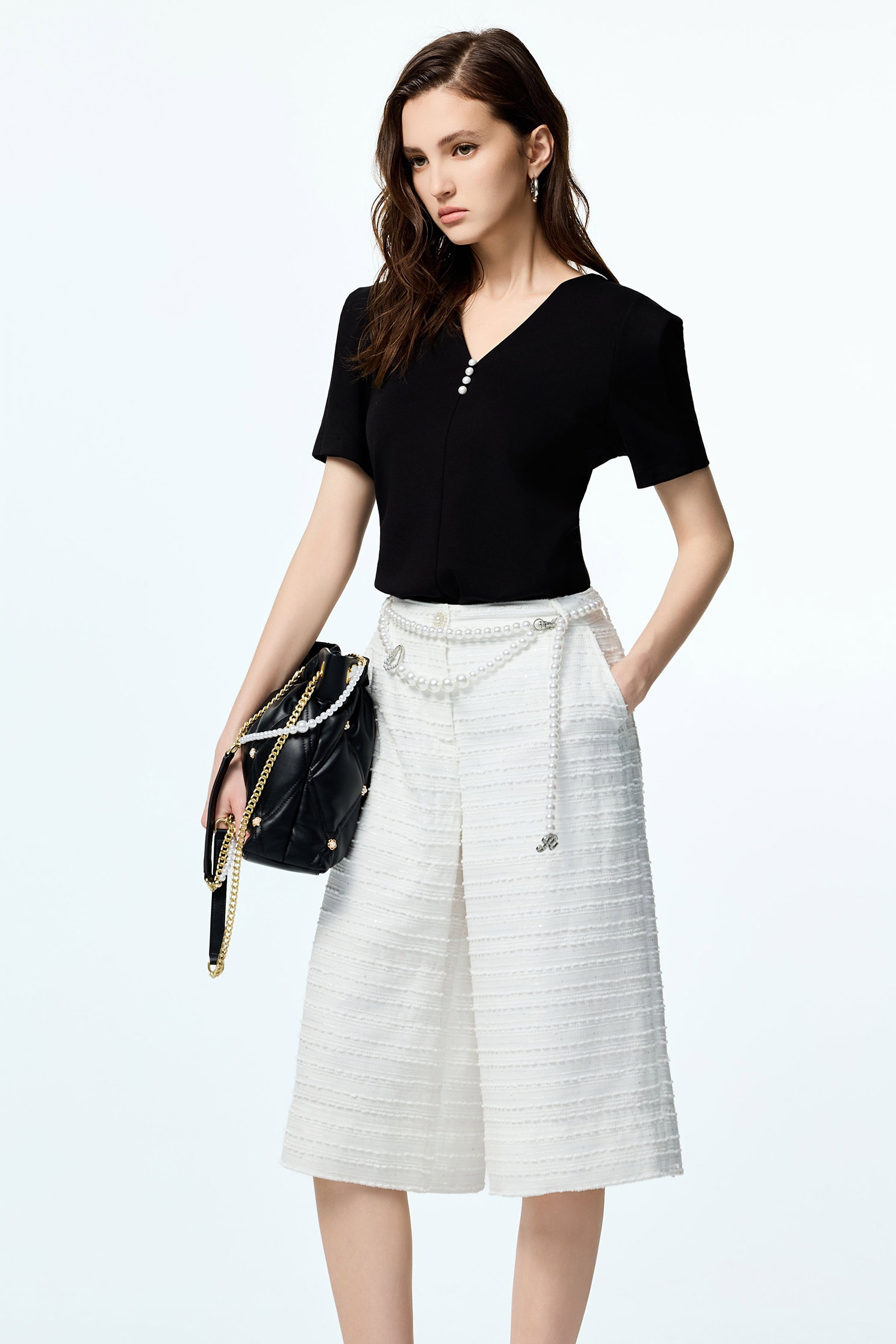 V-neck Pearl Detail Black TopV-neck Pearl Detail Black Top,Tops,pearl,Season (AW) Look,black tops