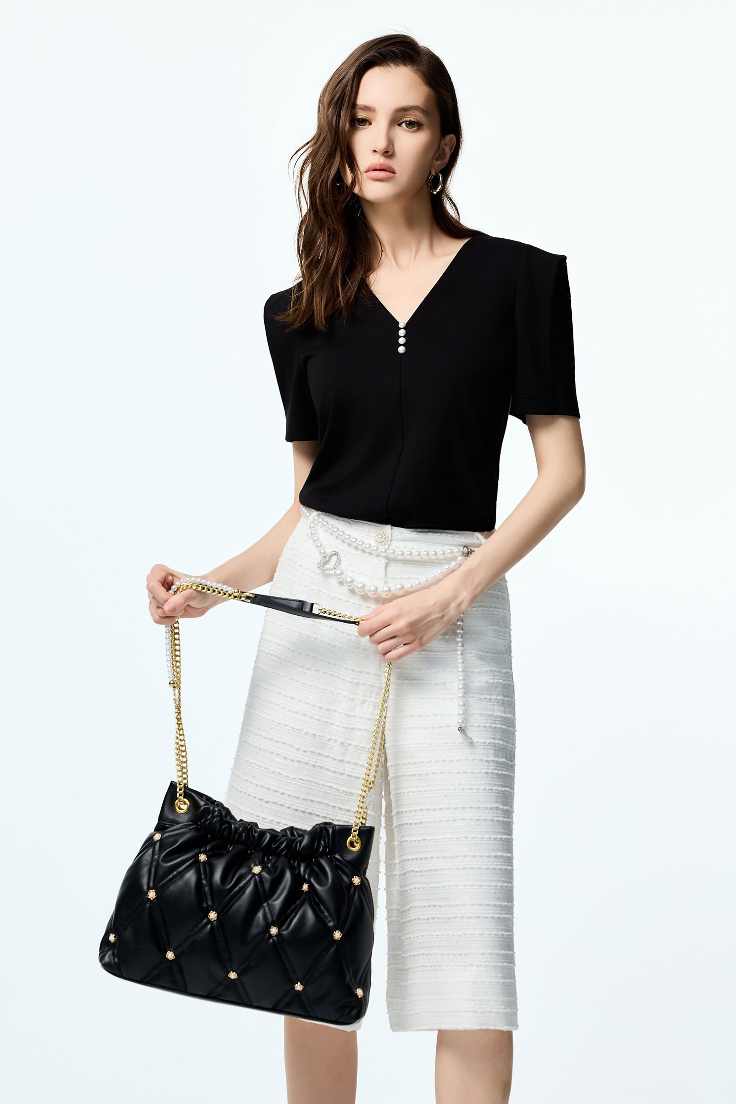 V-neck Pearl Detail Black TopV-neck Pearl Detail Black Top,Tops,pearl,Season (AW) Look,black tops