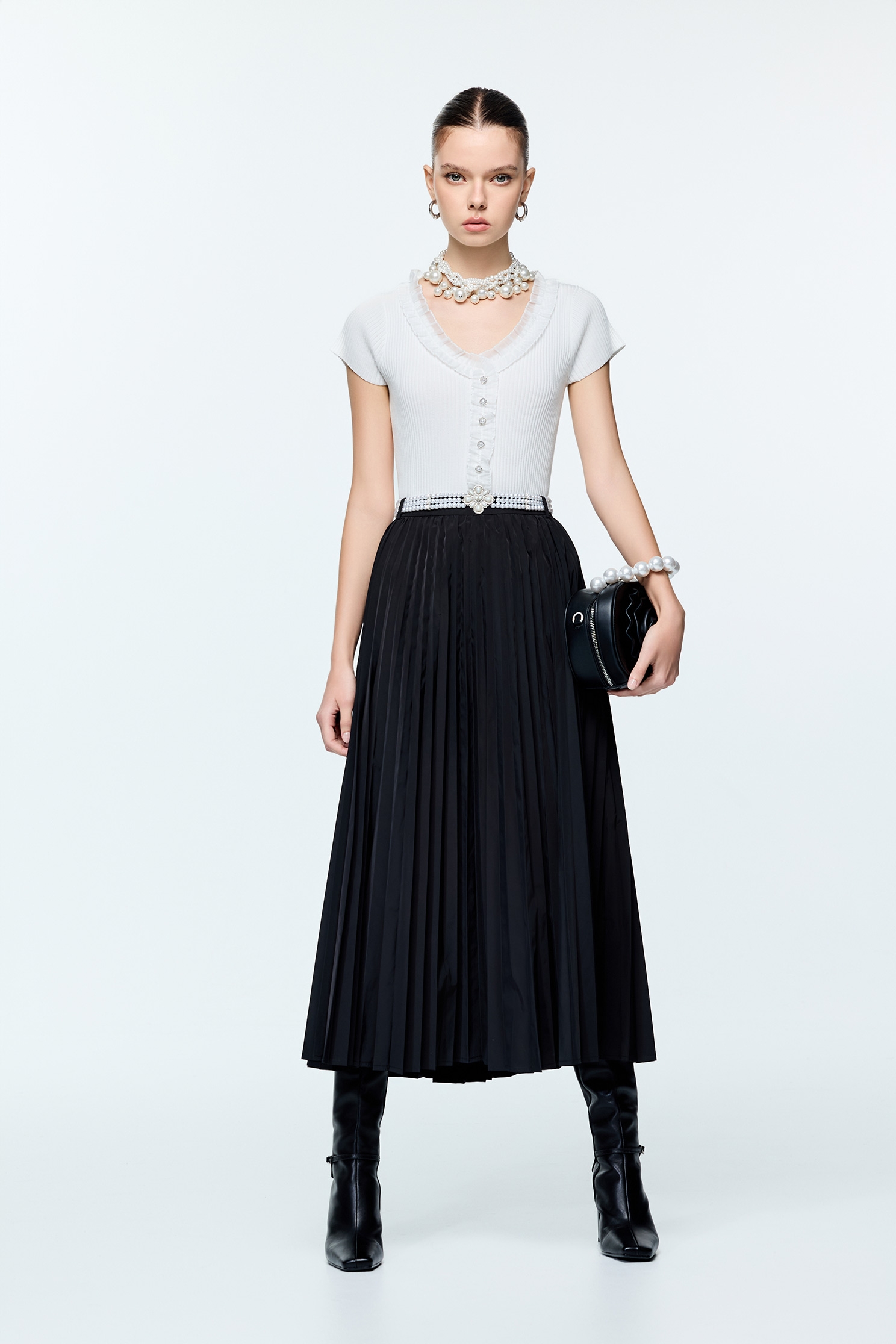 Pleated Detail V-neck Knit TopPleated Detail V-neck Knit Top,Tops,White tops,Season (AW) Look,Knitted,Knitted tops