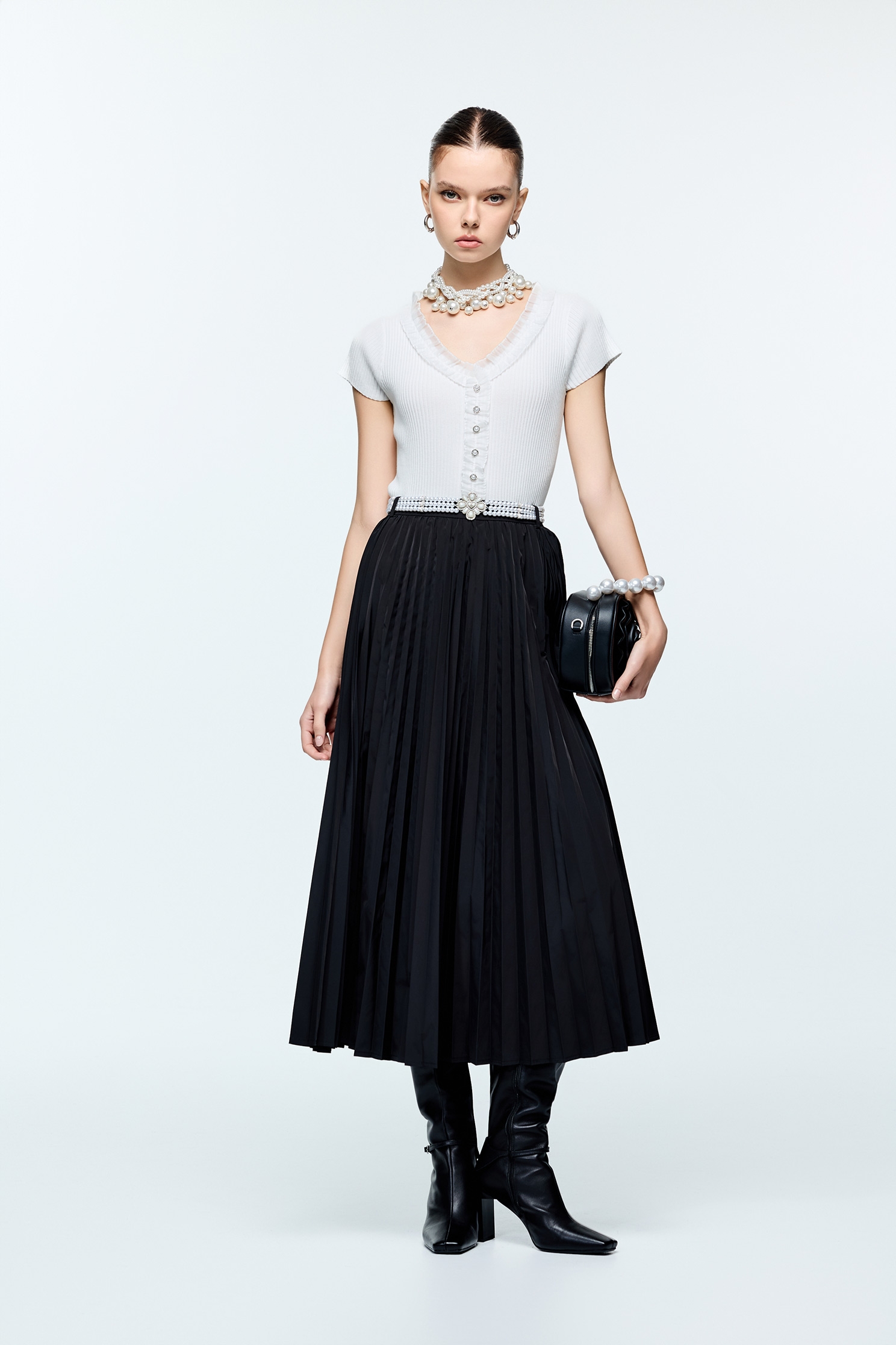 Pleated Detail V-neck Knit TopPleated Detail V-neck Knit Top,Tops,White tops,Season (AW) Look,Knitted,Knitted tops