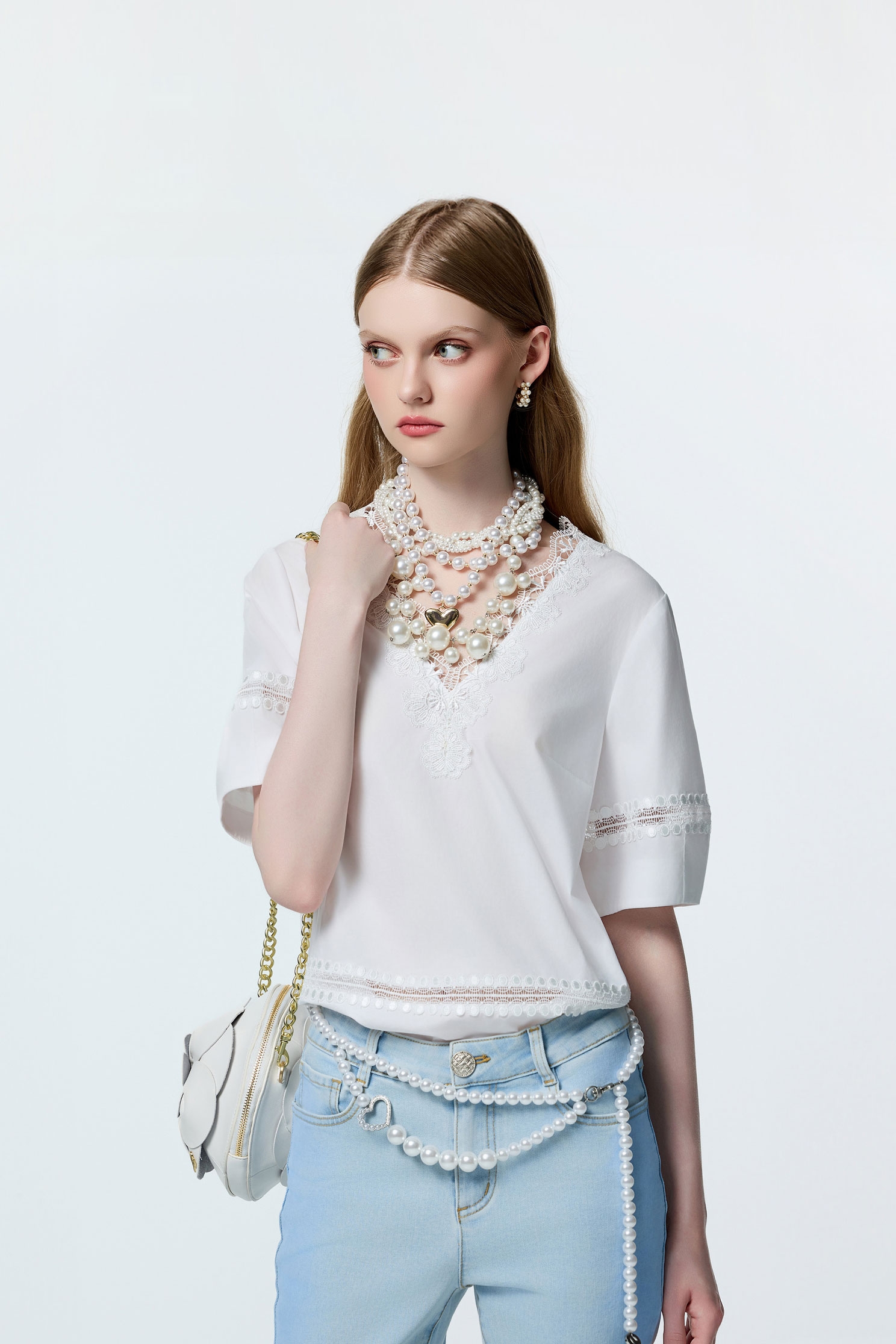 V-neck Lace Detail White TopV-neck Lace Detail White Top,V-Neck T shirts,Tops,Season (AW) Look,Valentine,Lace,Lace tops,upperclass
