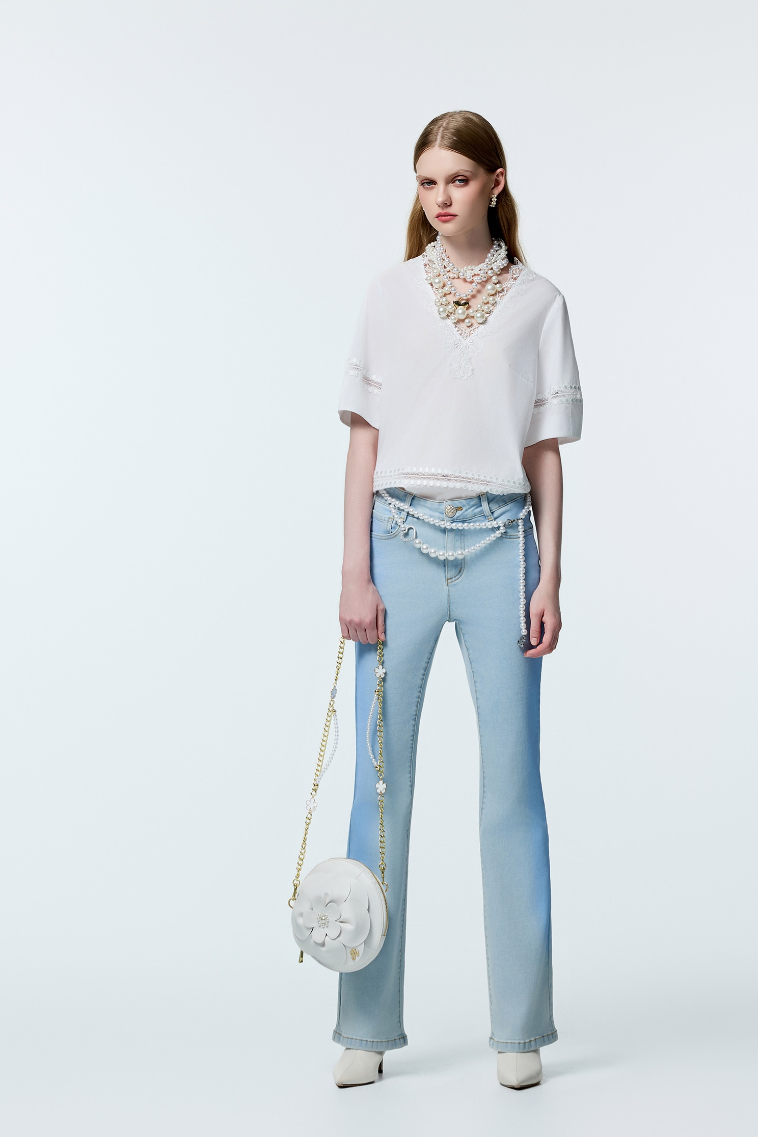 V-neck Lace Detail White TopV-neck Lace Detail White Top,V-Neck T shirts,Tops,Season (AW) Look,Valentine,Lace,Lace tops,upperclass