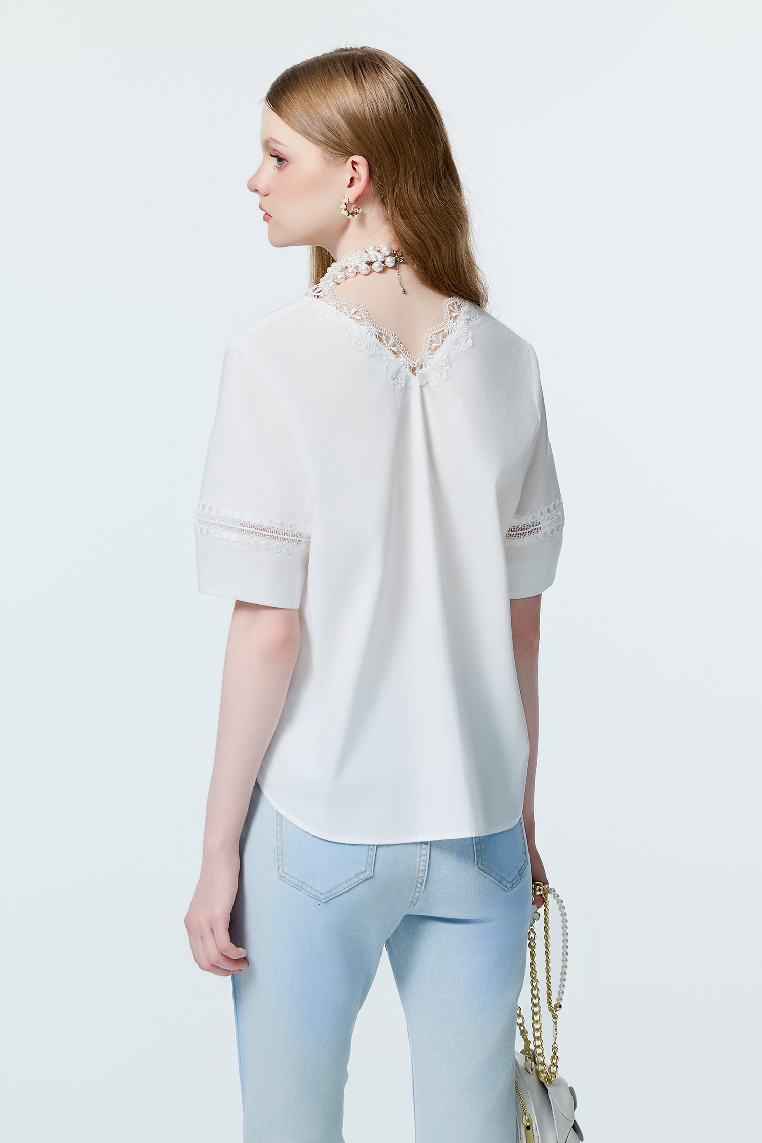 V-neck Lace Detail White TopV-neck Lace Detail White Top,V-Neck T shirts,Tops,Season (AW) Look,Valentine,Lace,Lace tops,upperclass