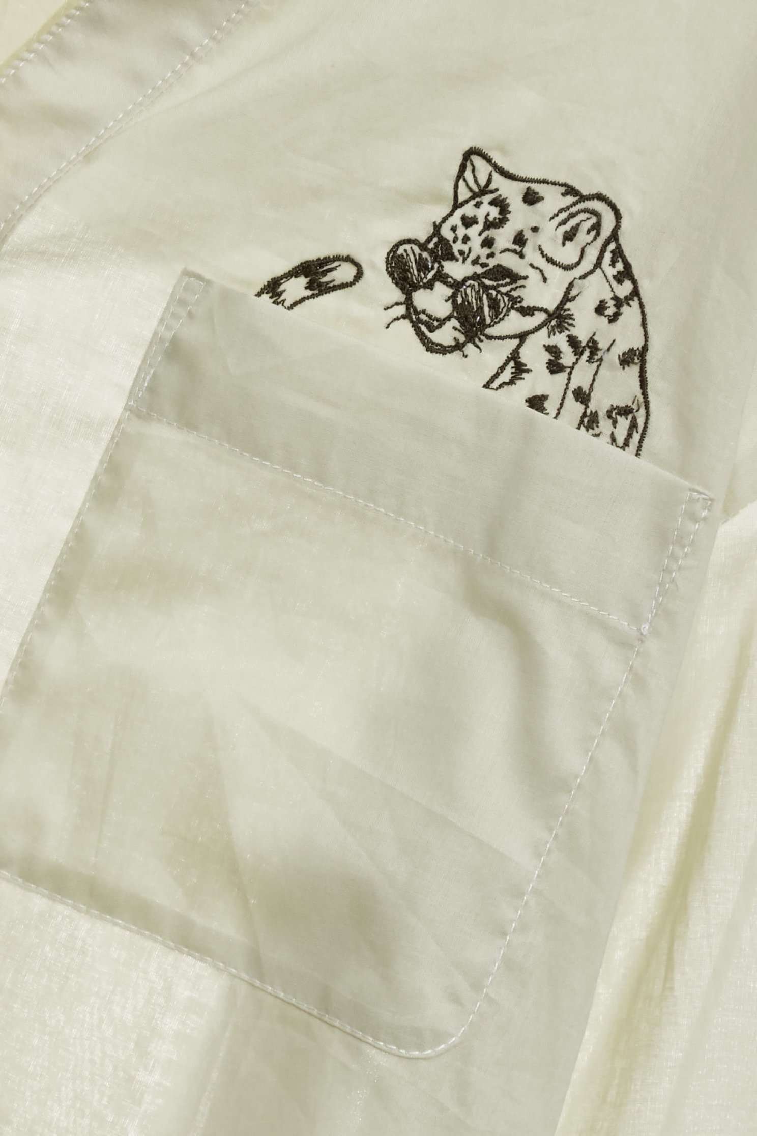 Embroidered Leopard Graphic Green BlouseEmbroidered Leopard Graphic Green Blouse,V-Neck T shirts,Office Looks,Tops,Embroidered,Season (AW) Look,Embroidered tops,Blouses