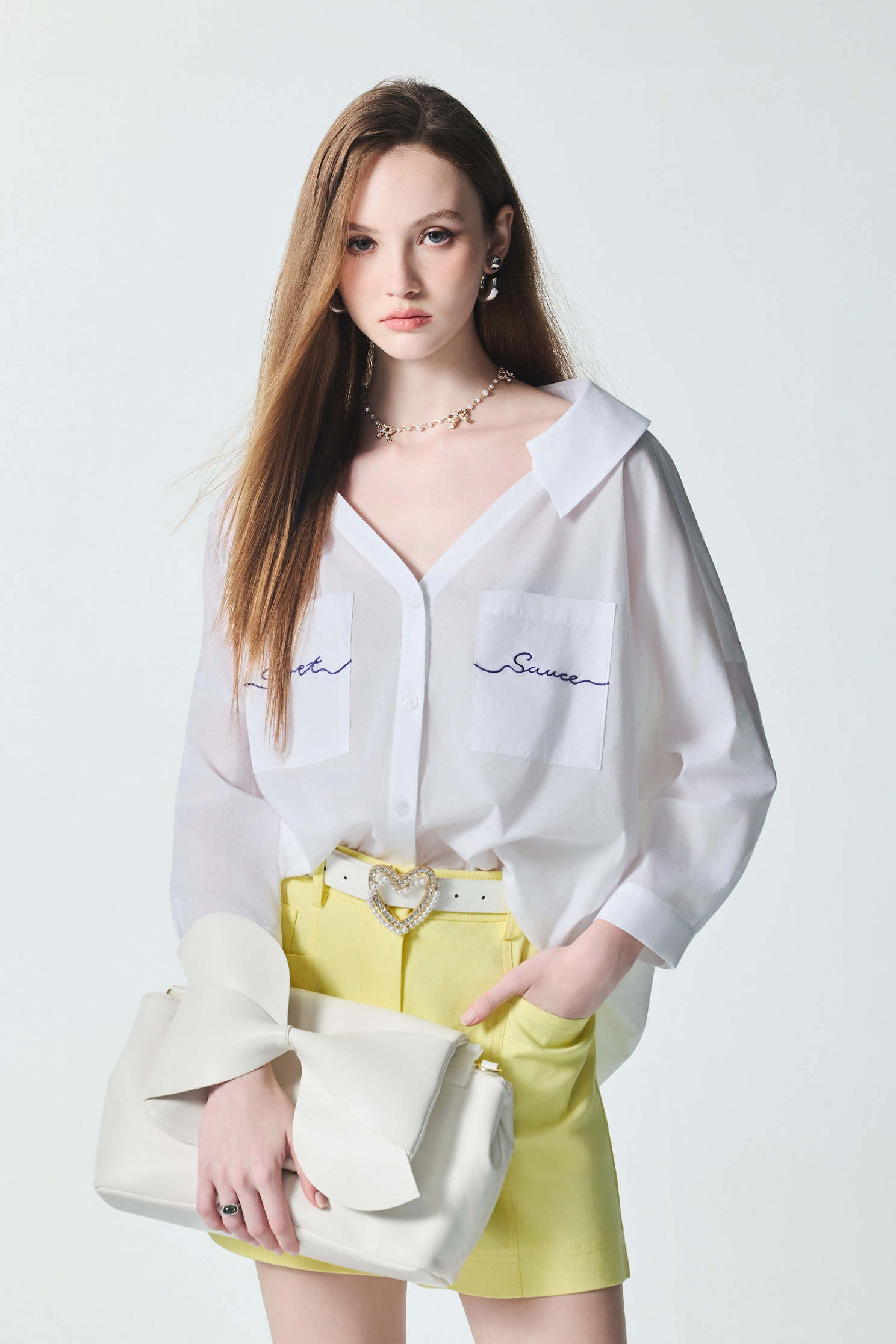 Patch Pocket V-neck BlousePatch Pocket V-neck Blouse,Tops,bestselling,Embroidered,Season (SS) Look,pearl,White tops,Blouses