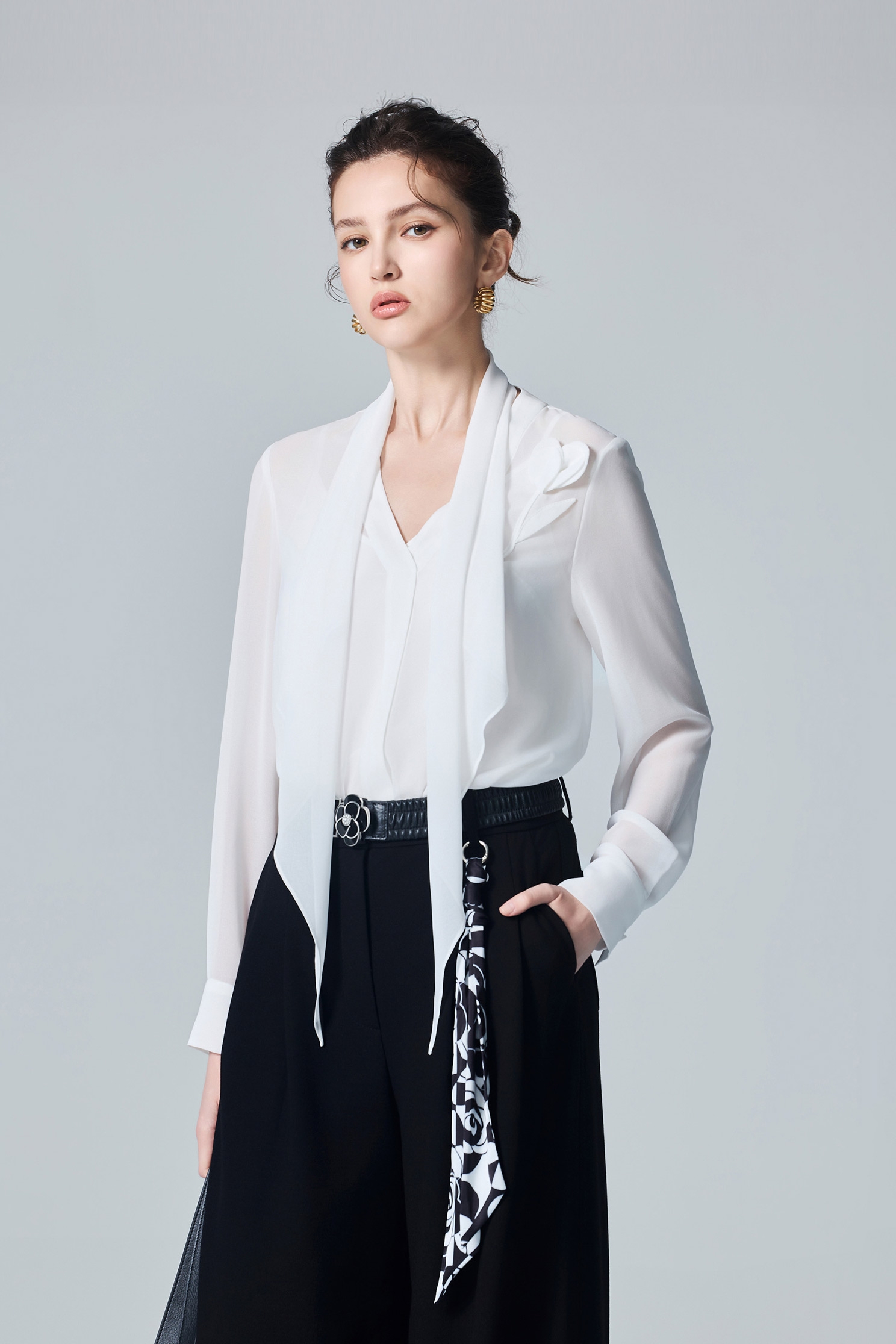 Classic Chiffon Blouse With ScarfClassic Chiffon Blouse With Scarf,Tops,Under shirts,White tops,Season (AW) Look,Chiffon