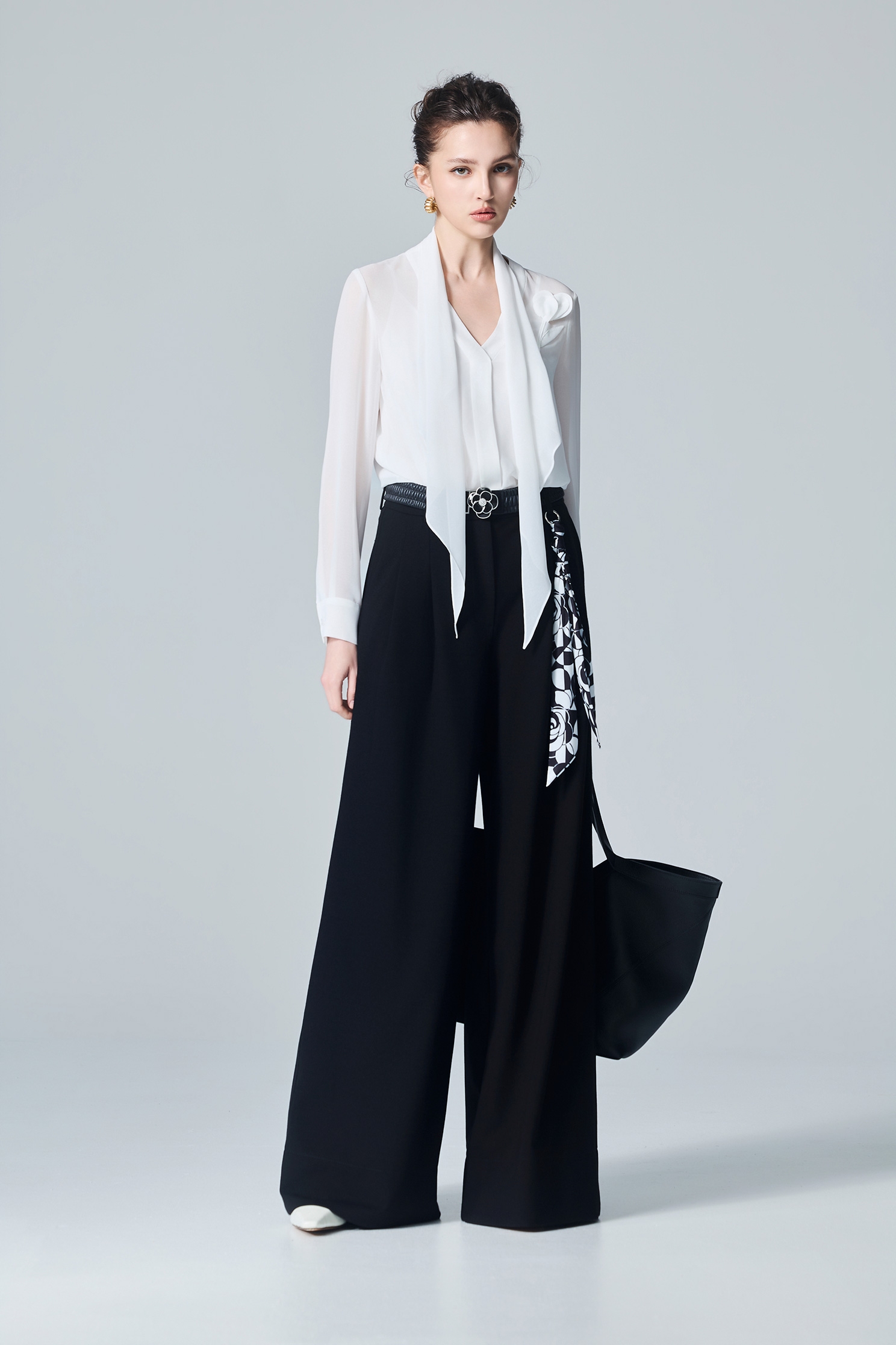 Classic Chiffon Blouse With ScarfClassic Chiffon Blouse With Scarf,Tops,Under shirts,White tops,Season (AW) Look,Chiffon