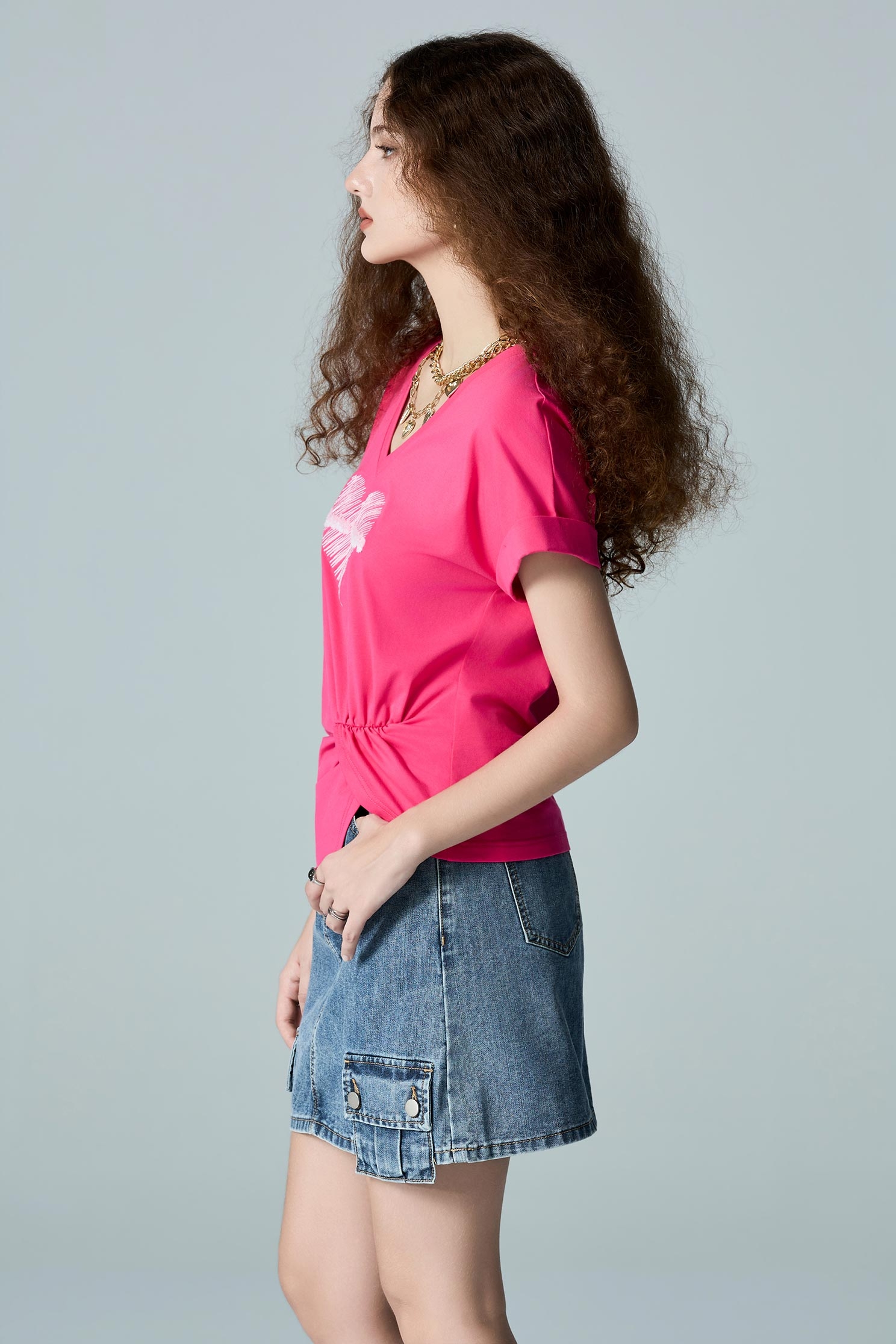 Heart Motif Asymmetric Hem TeeHeart Motif Asymmetric Hem Tee,Tops,Embroidered,Season (AW) Look,Cotton