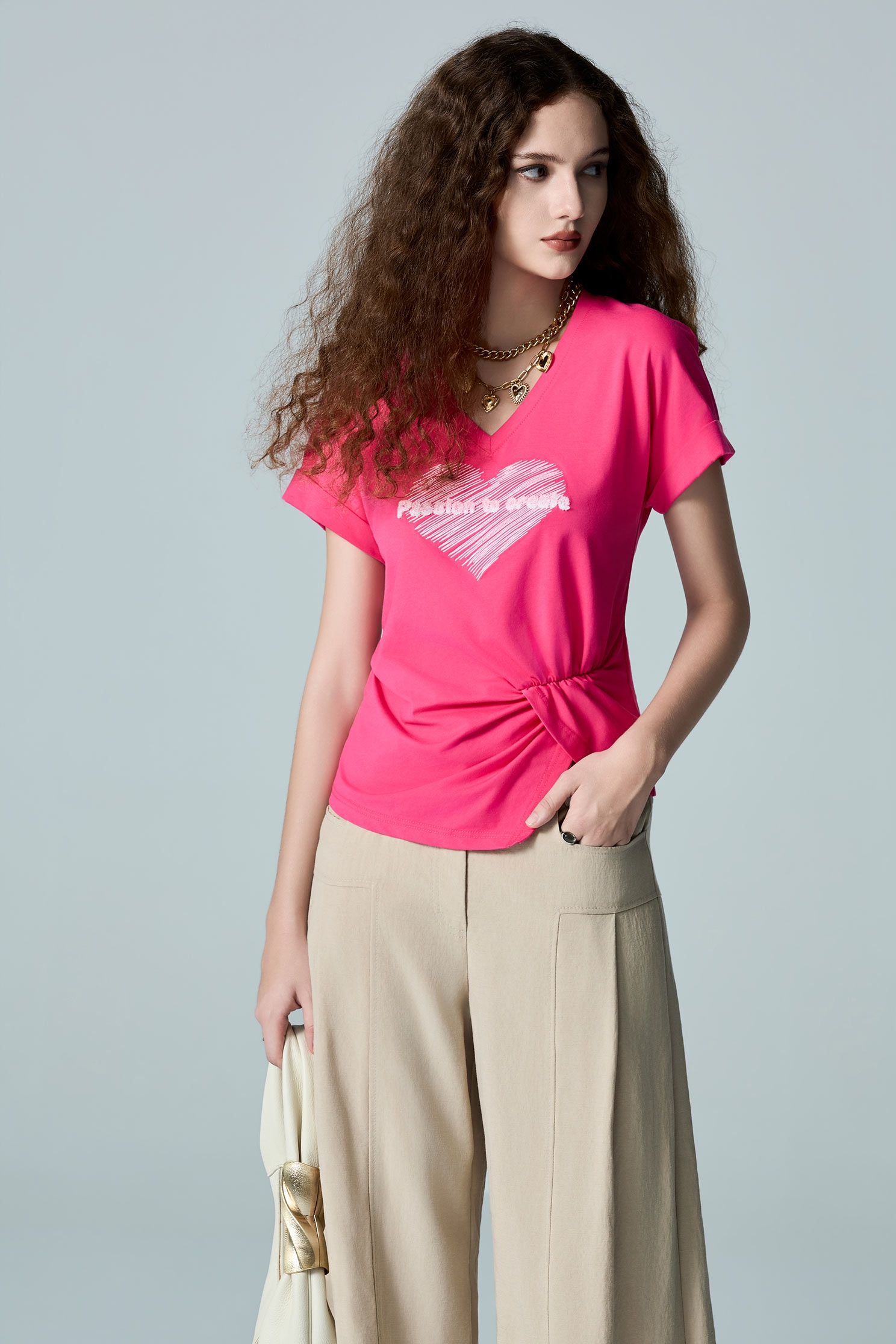 Heart Motif Asymmetric Hem TeeHeart Motif Asymmetric Hem Tee,Tops,Embroidered,Season (AW) Look,Cotton