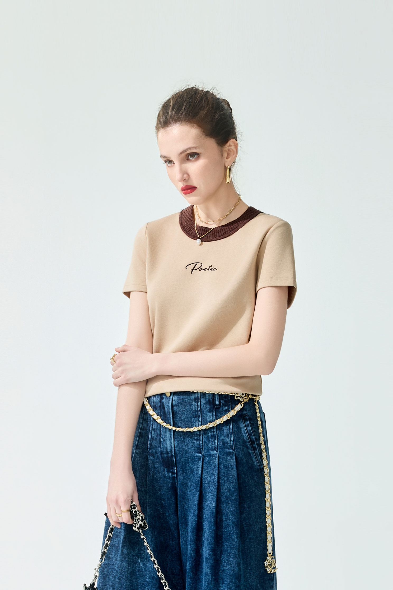 Contrast Neckline Short Sleeve TeeContrast Neckline Short Sleeve Tee,T-shirts,T-shirts,Tops,Season (AW) Look